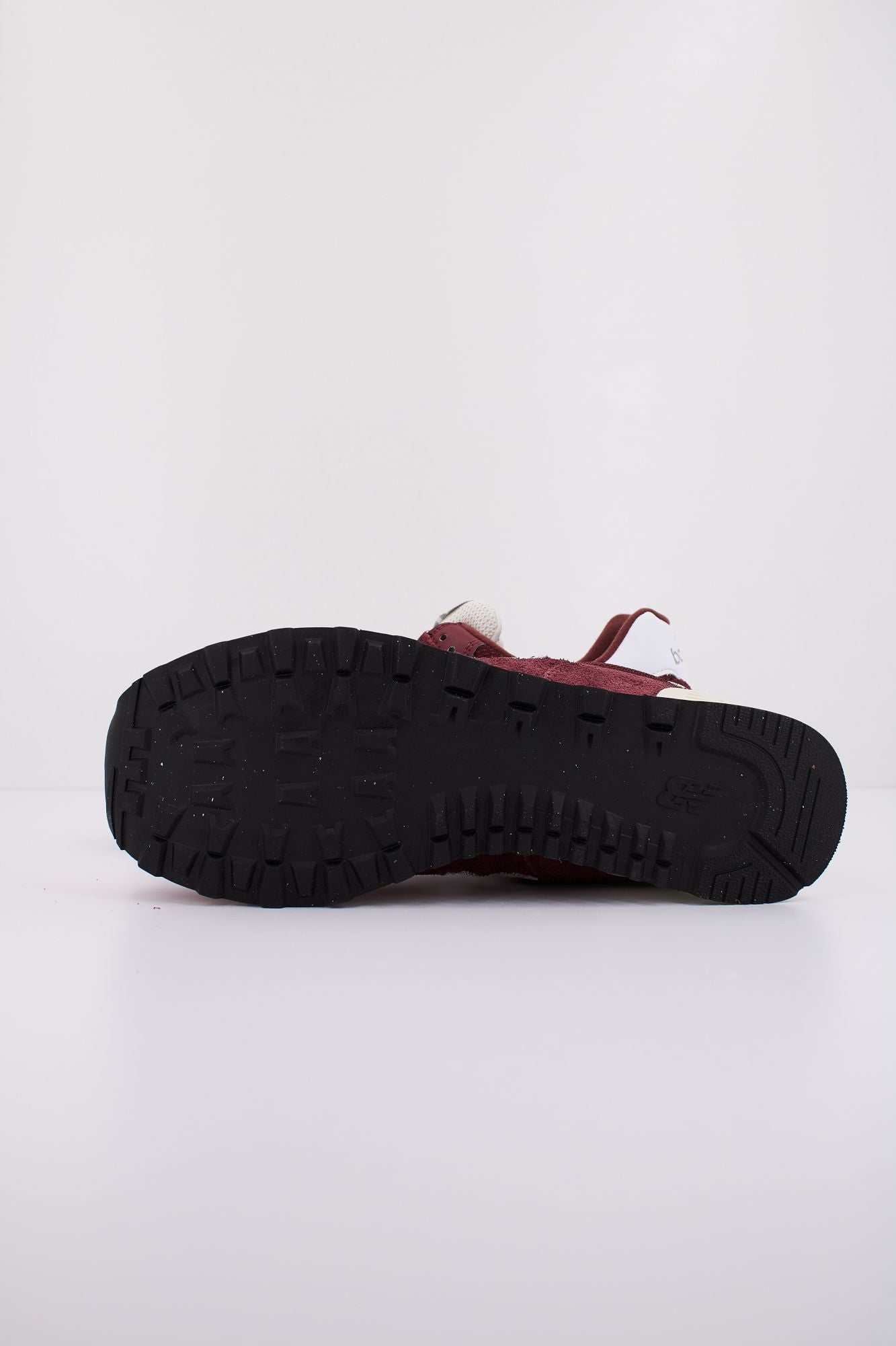 NEW BALANCE U574 RBK en color BURDEOS (5)