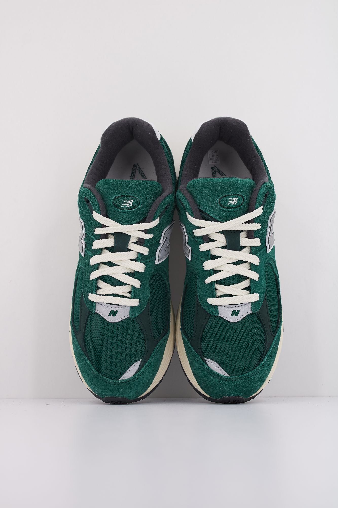 NEW BALANCE M2002  en color VERDE (3)