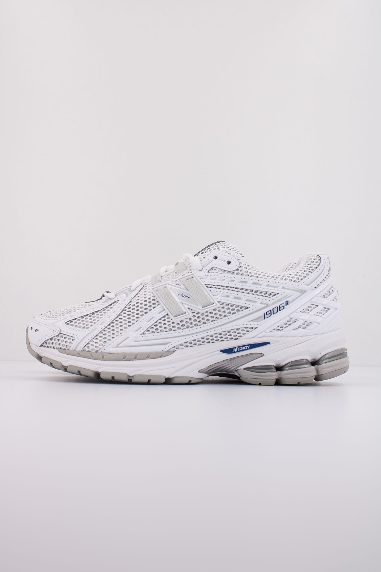NEW BALANCE U1906  en color BLANCO (1)