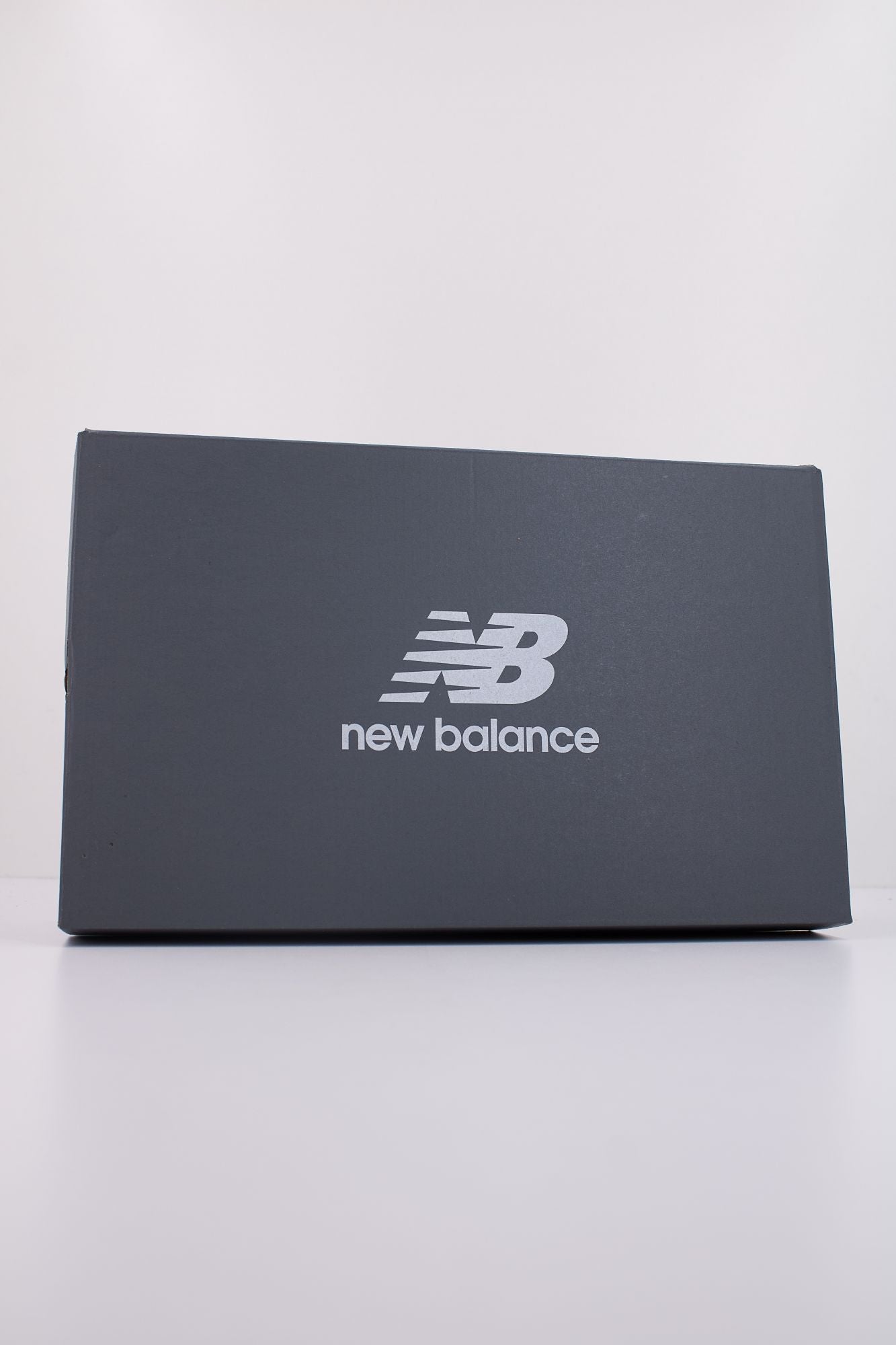 NEW BALANCE U530 CSA  en color BLANCO (6)