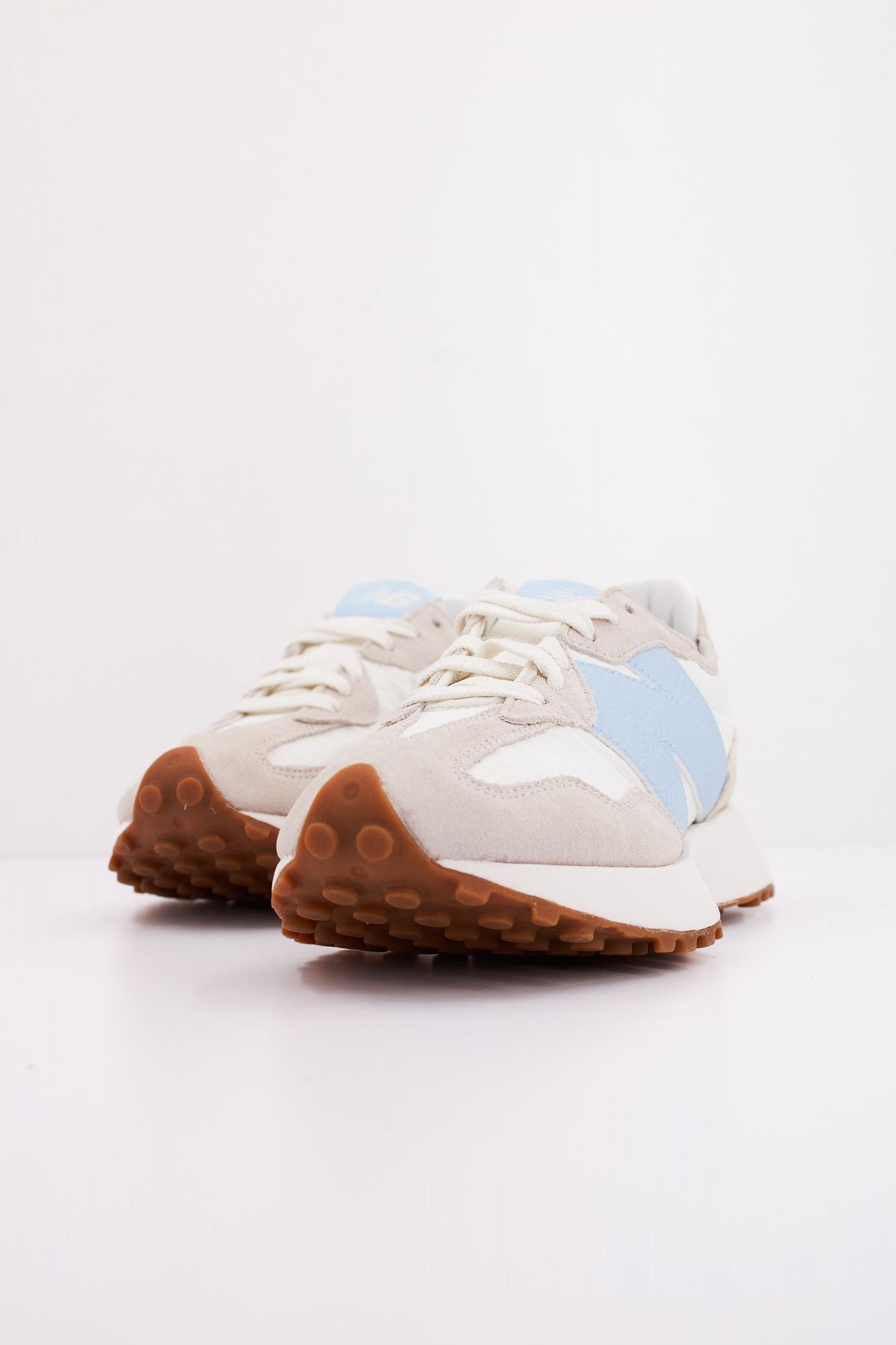 NEW BALANCE WS327 FTA  en color BEIS (2)