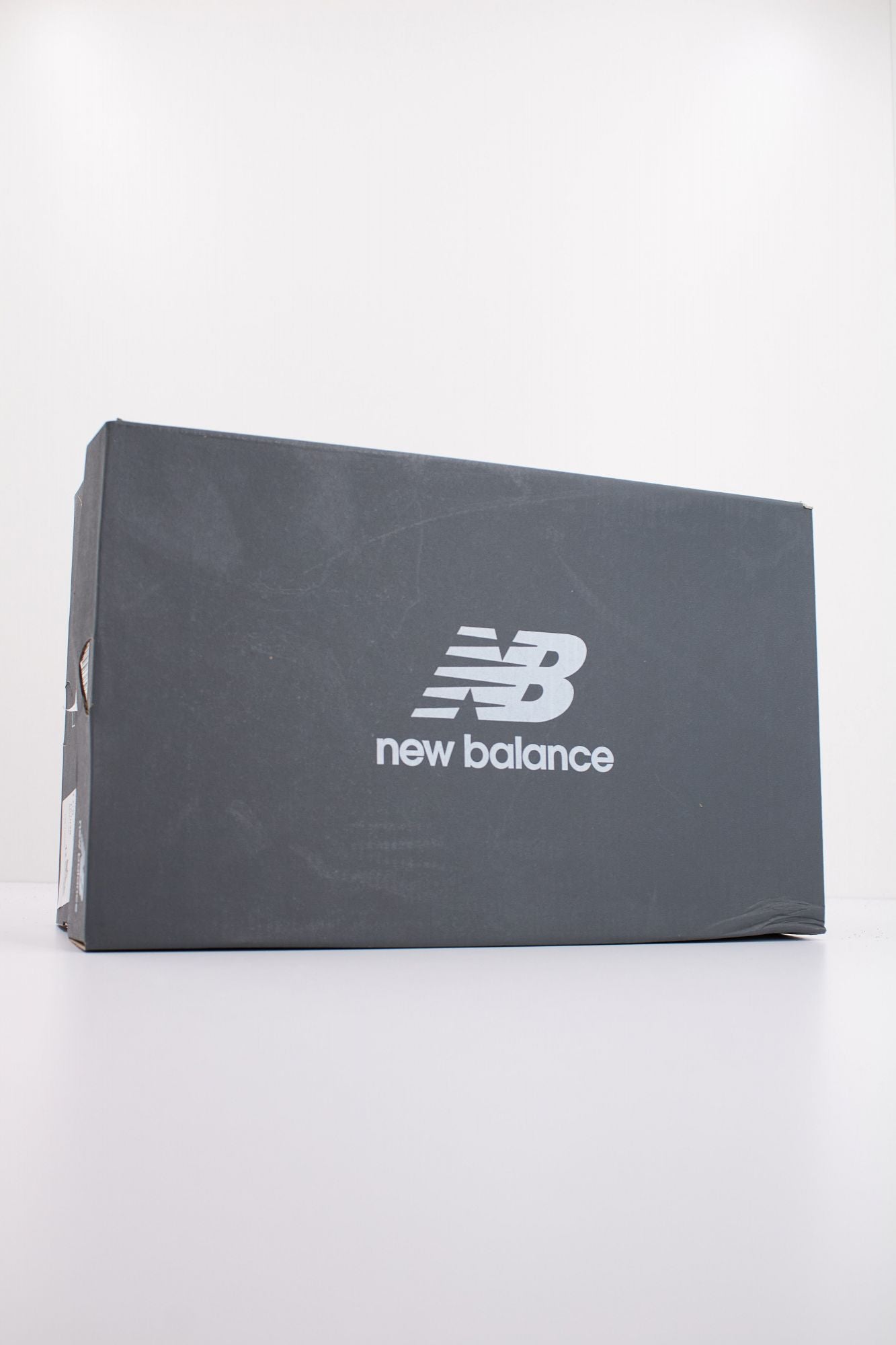 NEW BALANCE GSB480 IG en color BLANCO (6)