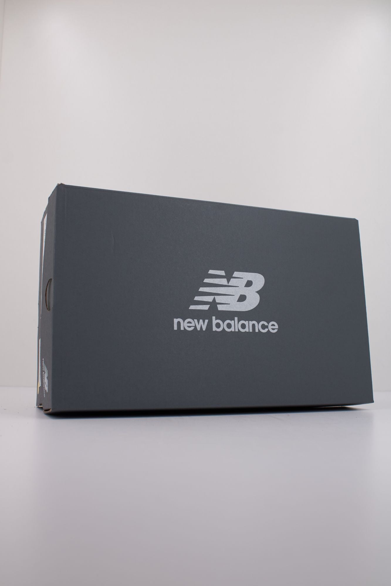 NEW BALANCE U740 en color PLATA (6)