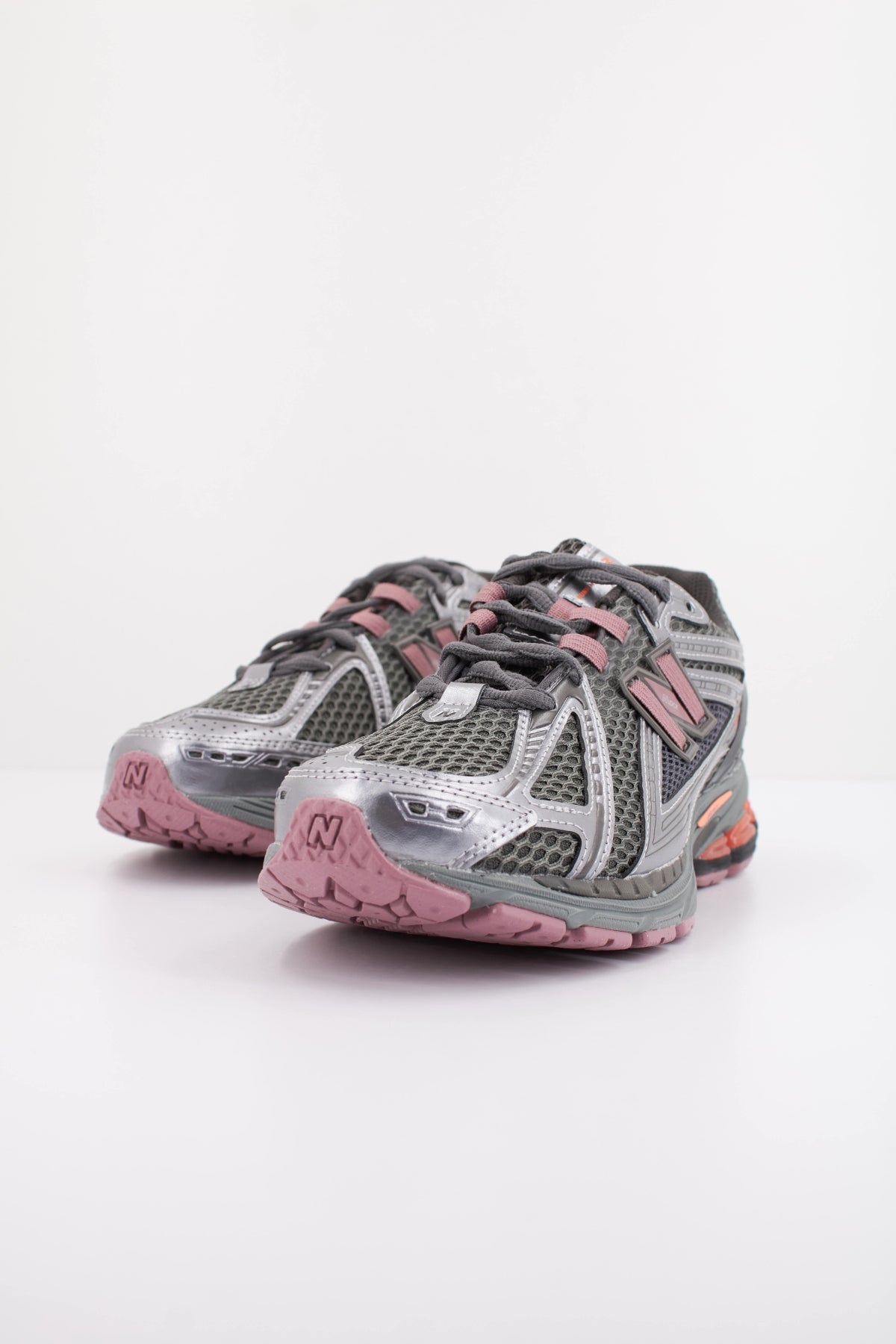 NEW BALANCE U19062 en color GRIS (2)
