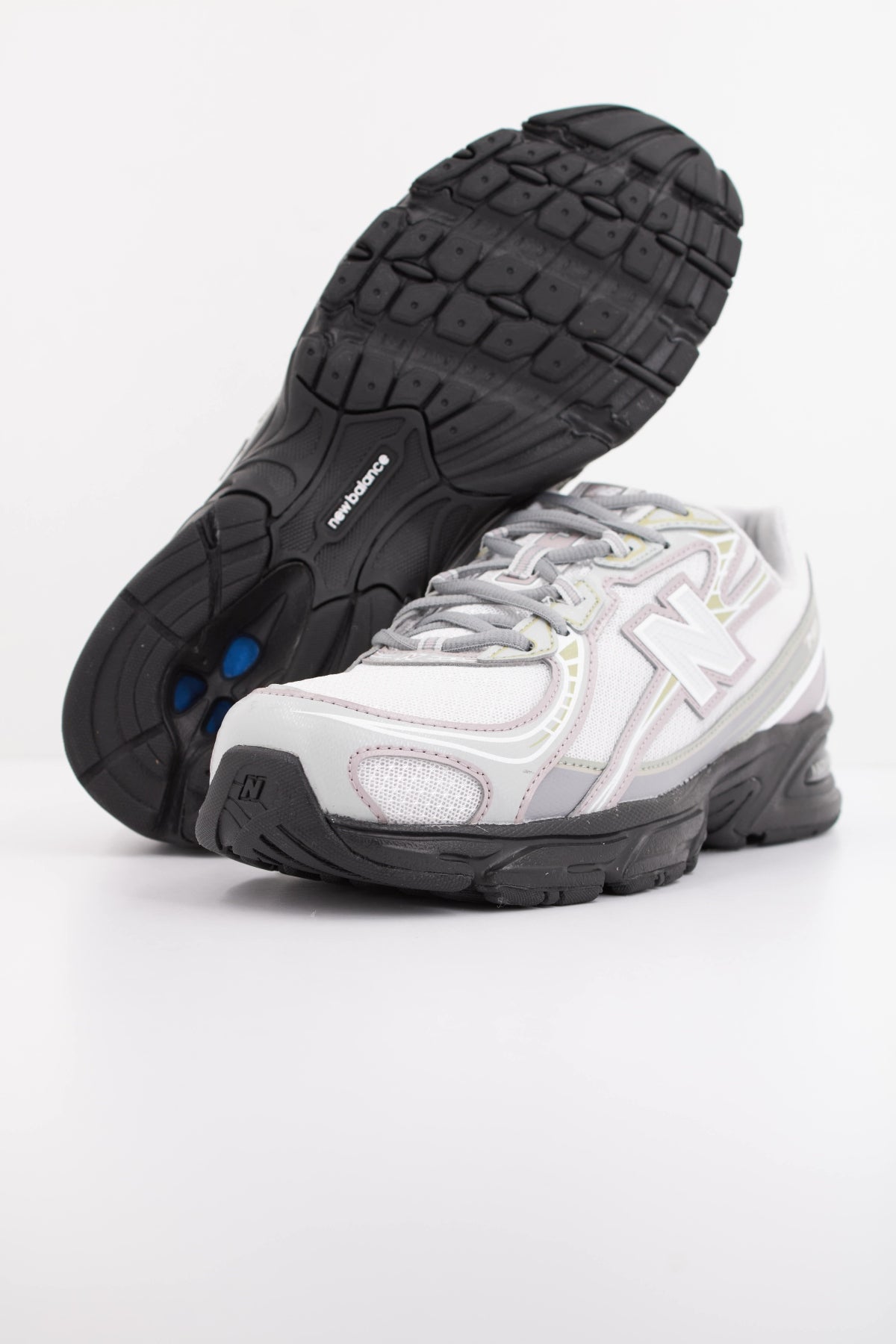 NEW BALANCE U740 en color MULTICOLOR (5)
