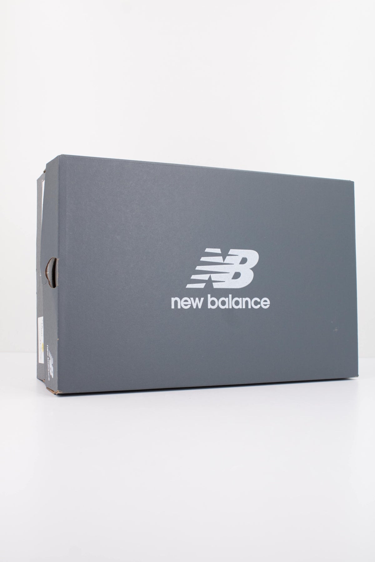 NEW BALANCE U9060 en color BEIS (6)