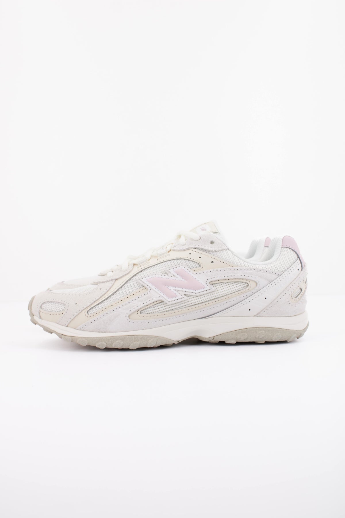 NEW BALANCE U204L5  en color BLANCO (1)