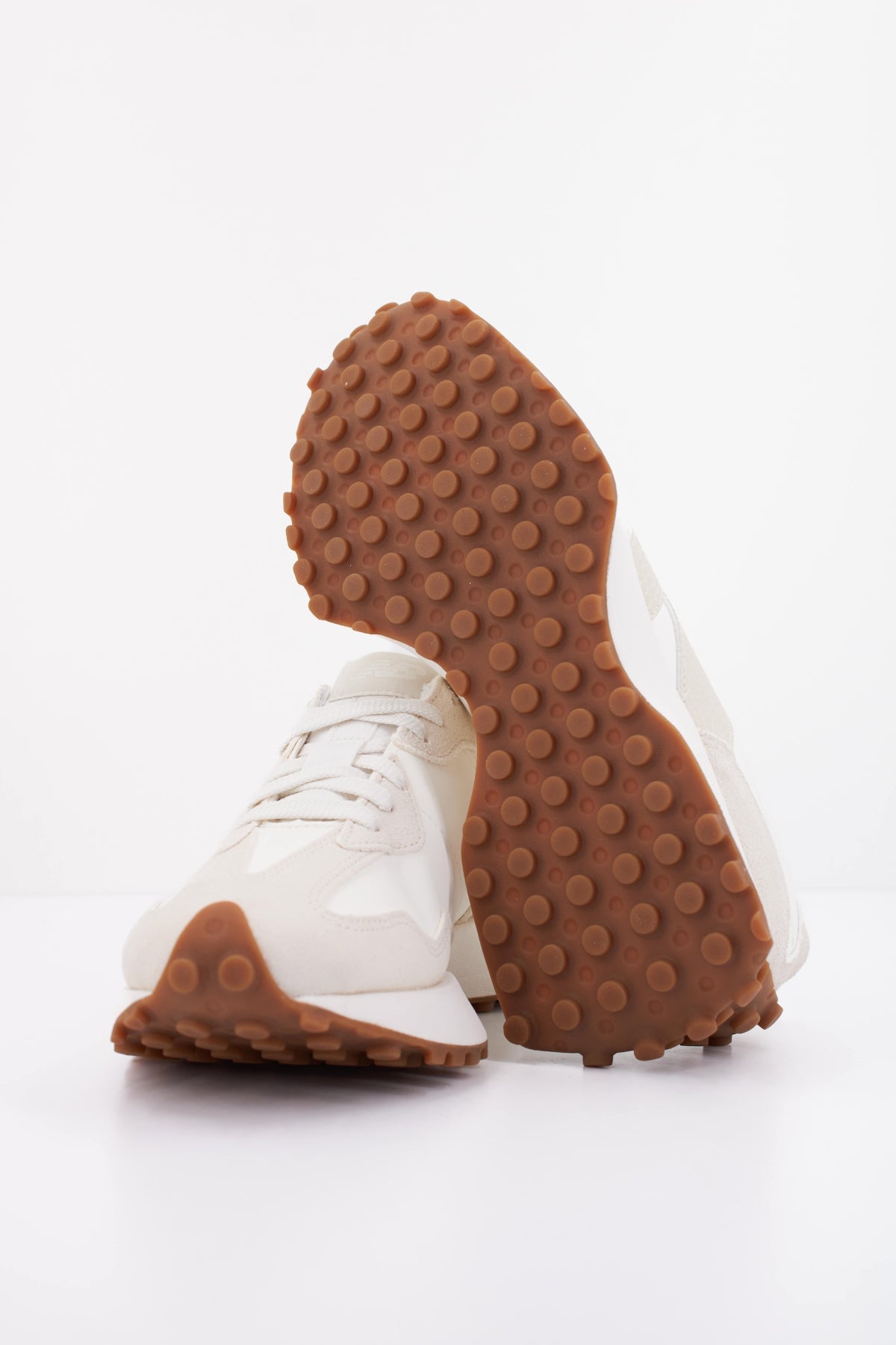 NEW BALANCE WS327 en color BEIS (5)