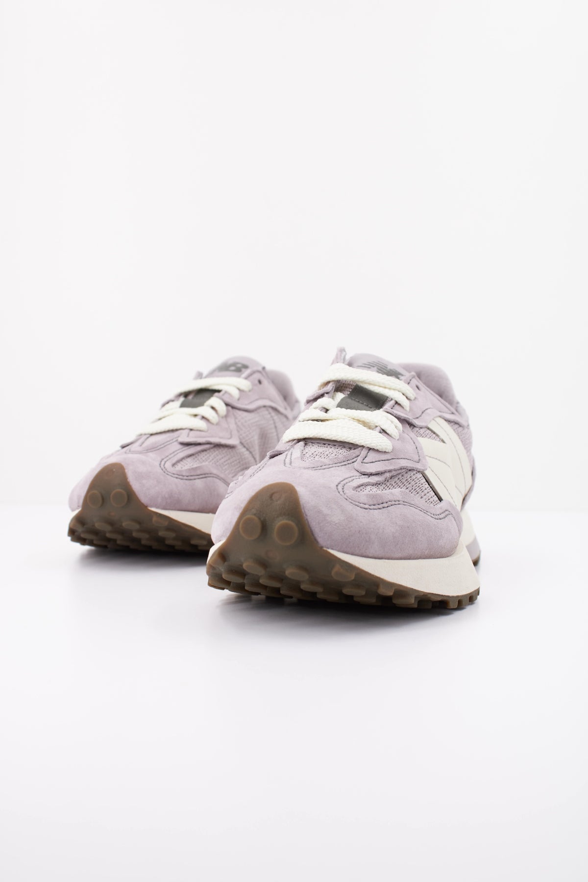 NEW BALANCE U327  en color VIOLETA (2)
