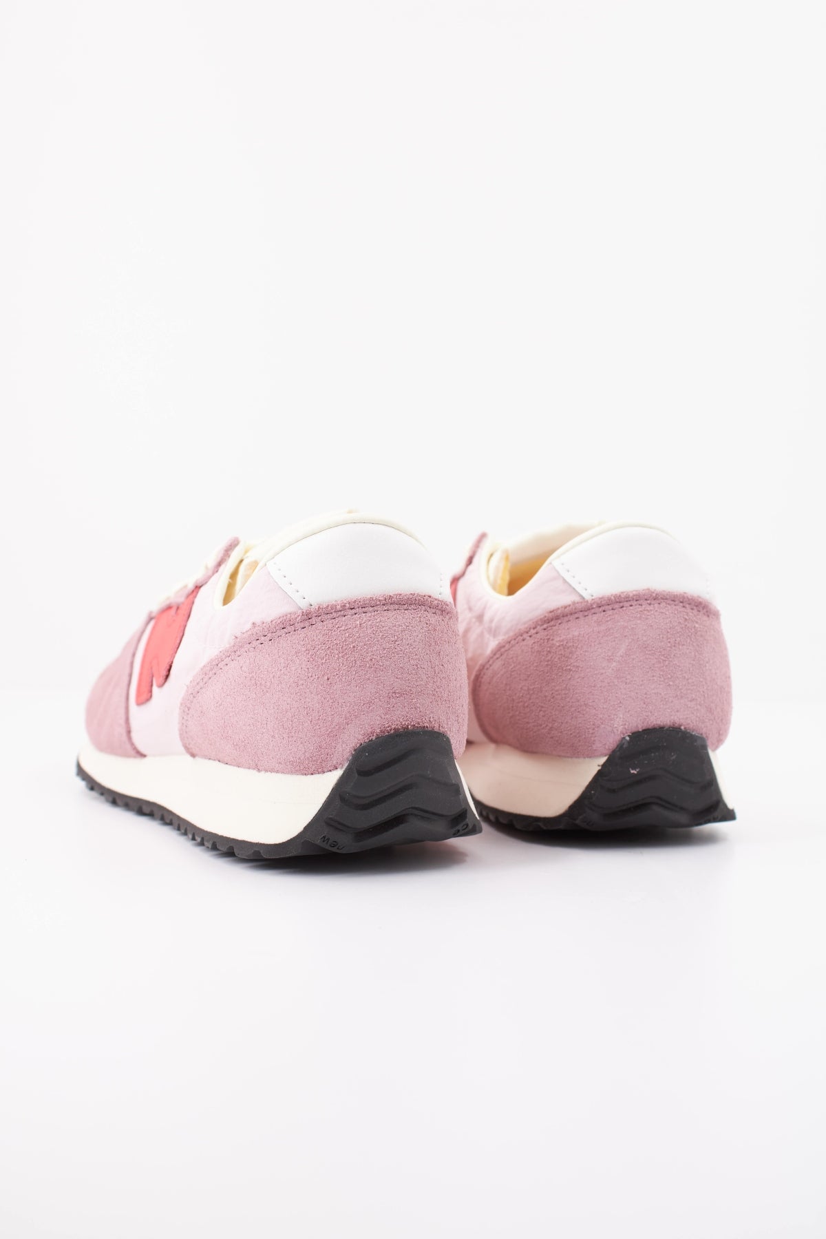 NEW BALANCE U471  en color ROSA (4)