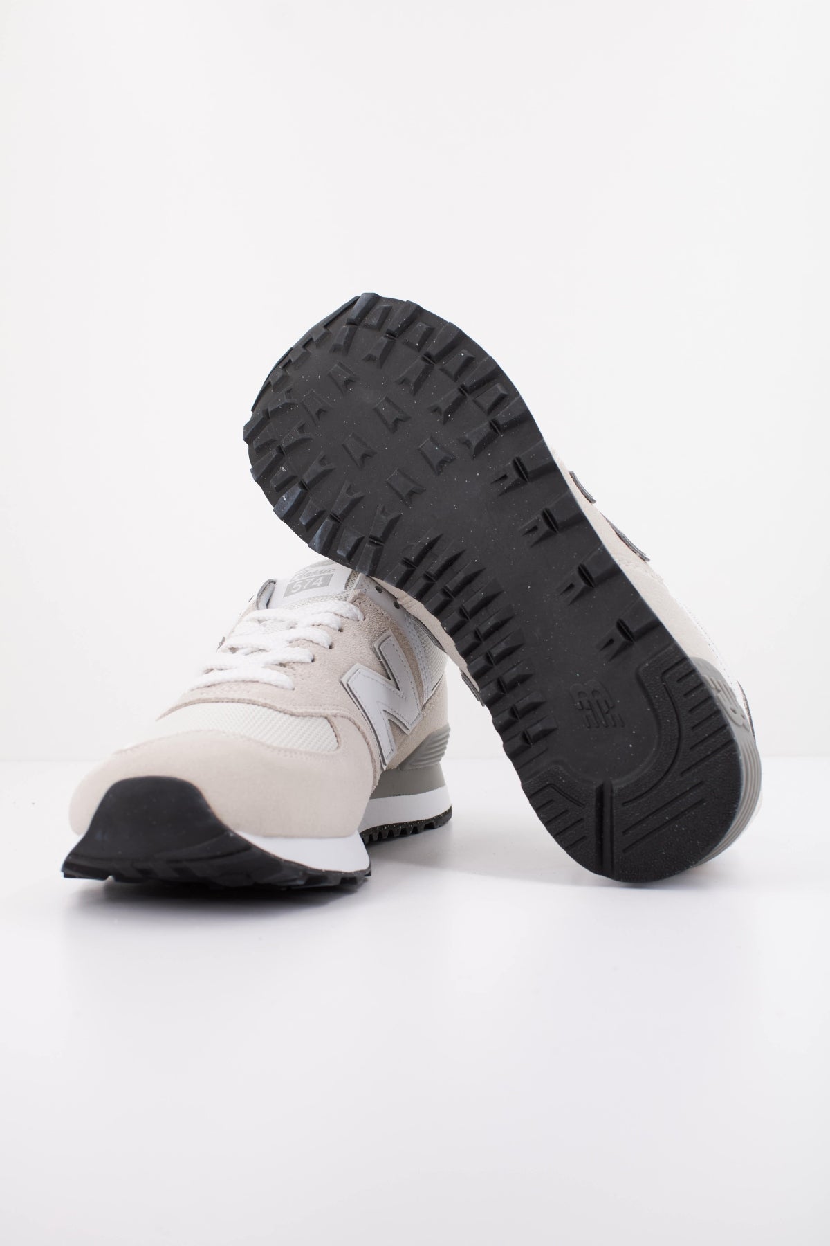 NEW BALANCE ML574  en color BEIS (5)