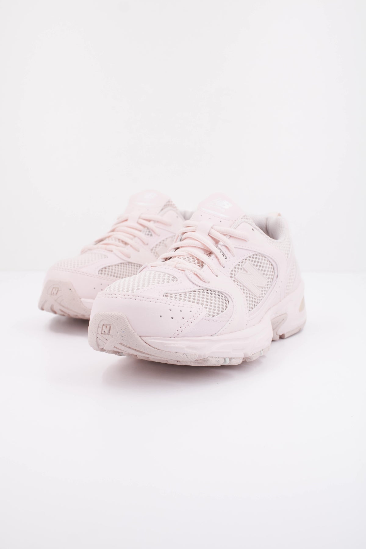 NEW BALANCE GR530 en color ROSA (2)
