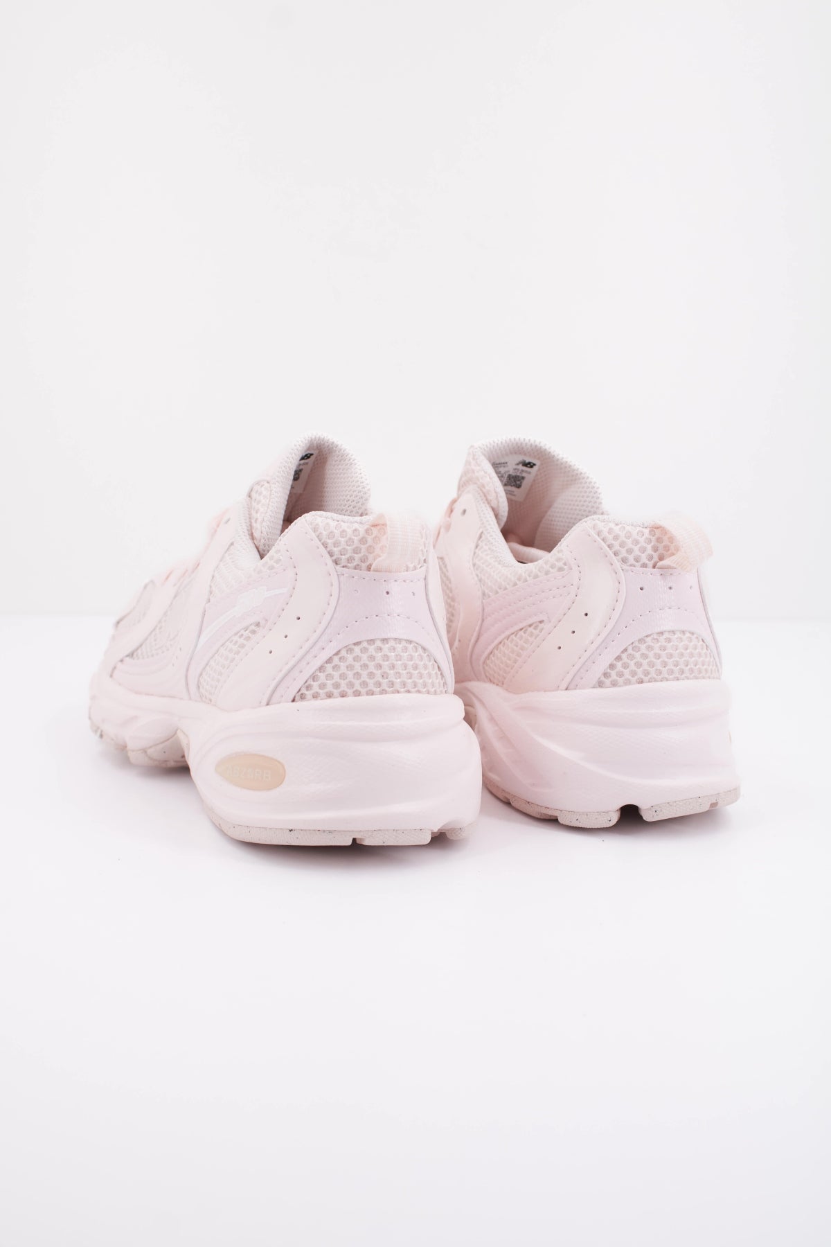 NEW BALANCE GR530 en color ROSA (4)