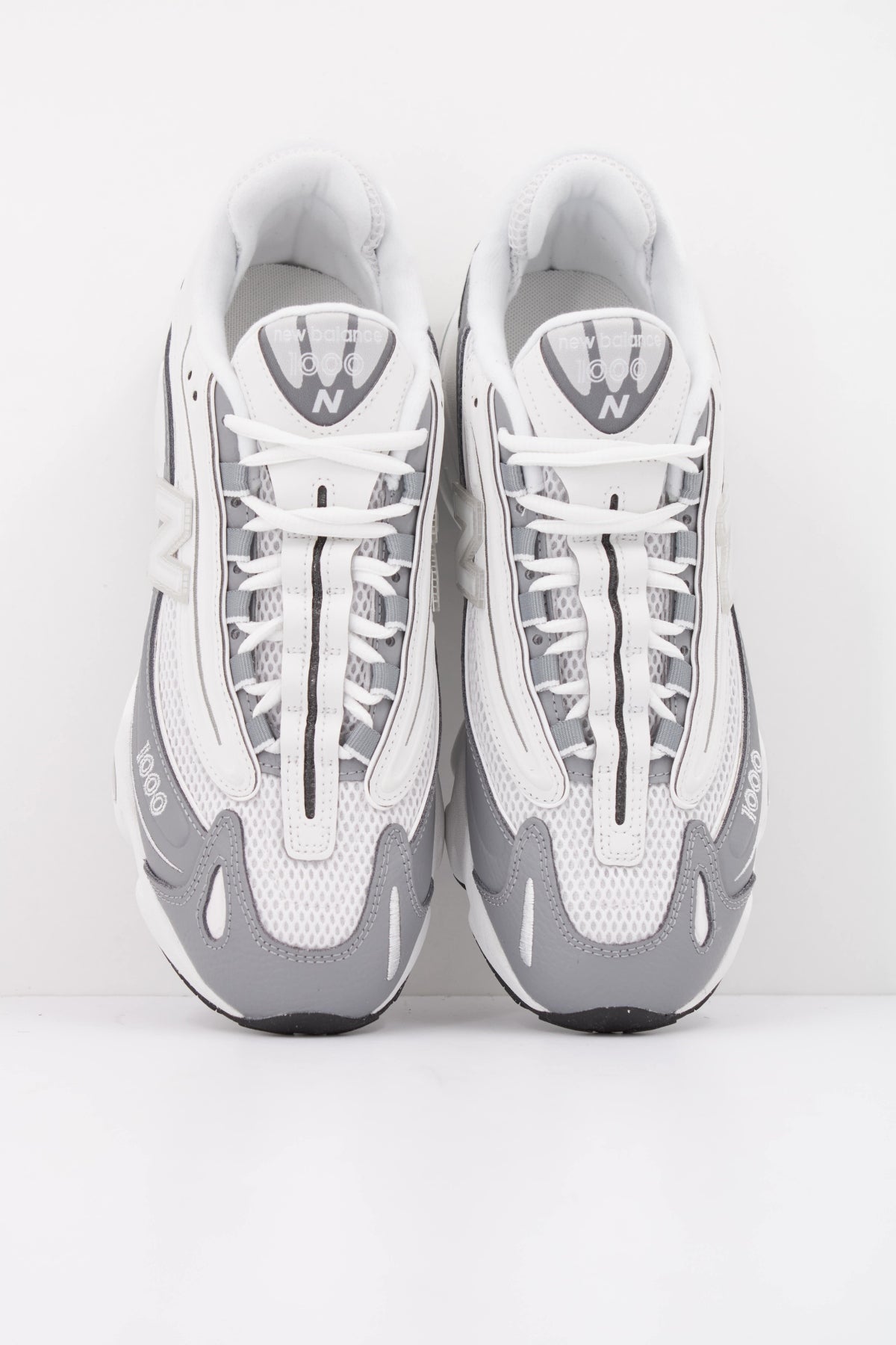 NEW BALANCE U10004  en color BLANCO (3)