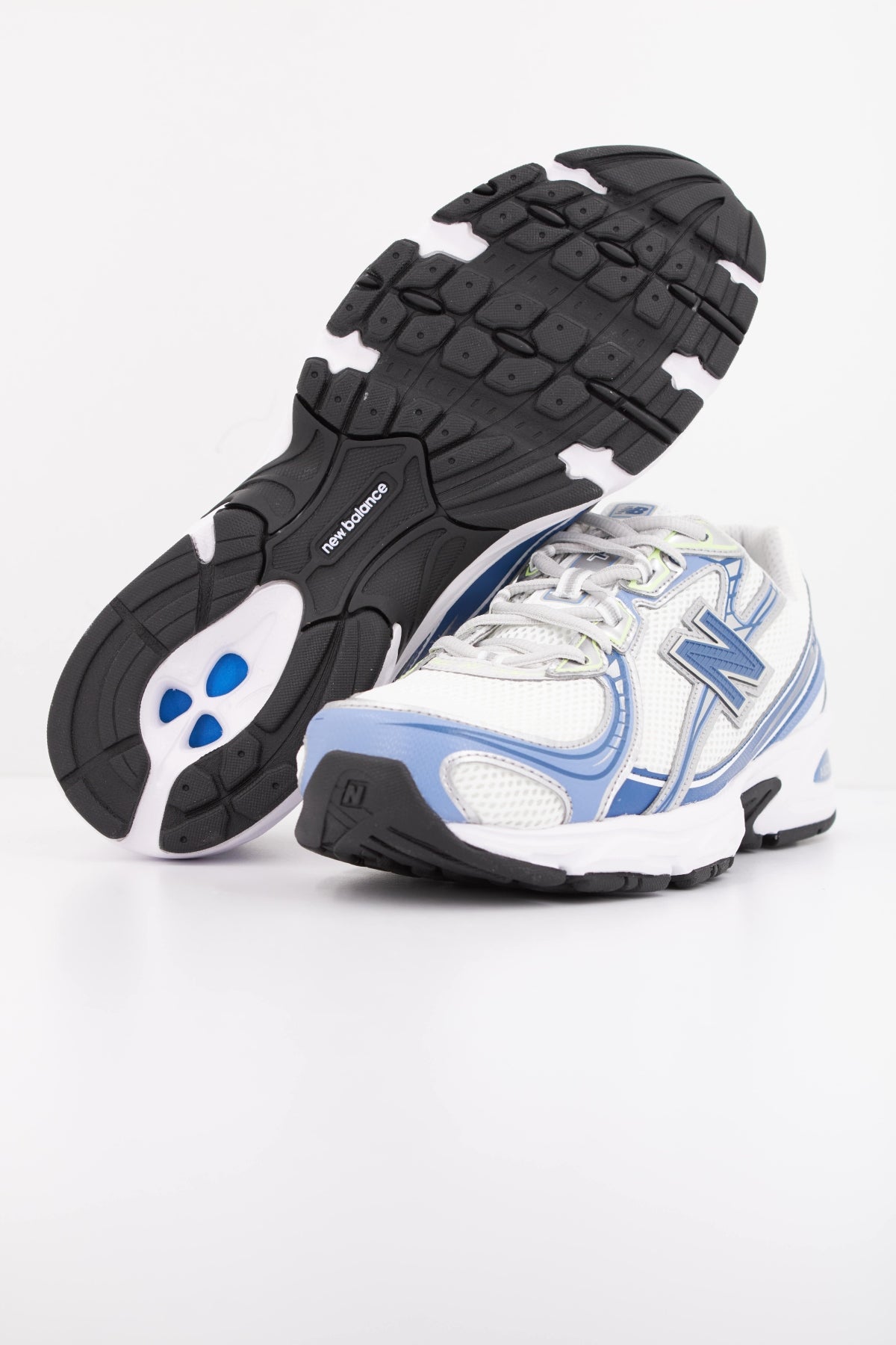 NEW BALANCE U740  en color BLANCO (5)