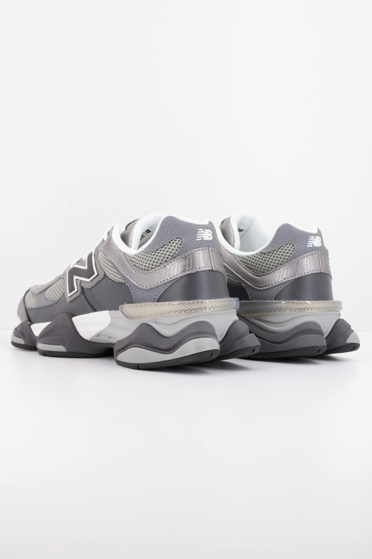 NEW BALANCE U9060  en color GRIS (4)