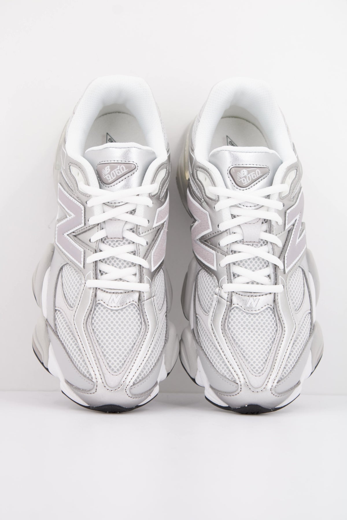 NEW BALANCE U9060  en color GRIS (3)