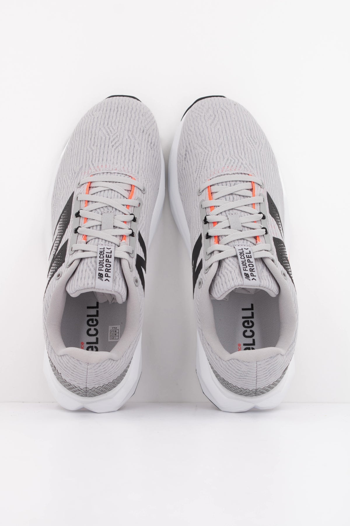 NEW BALANCE MFCPR CV5 en color GRIS (3)