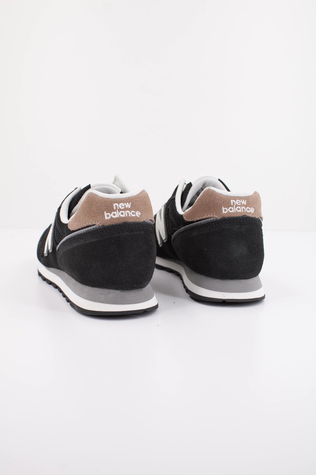 NEW BALANCE ML373 XB2 en color NEGRO (4)
