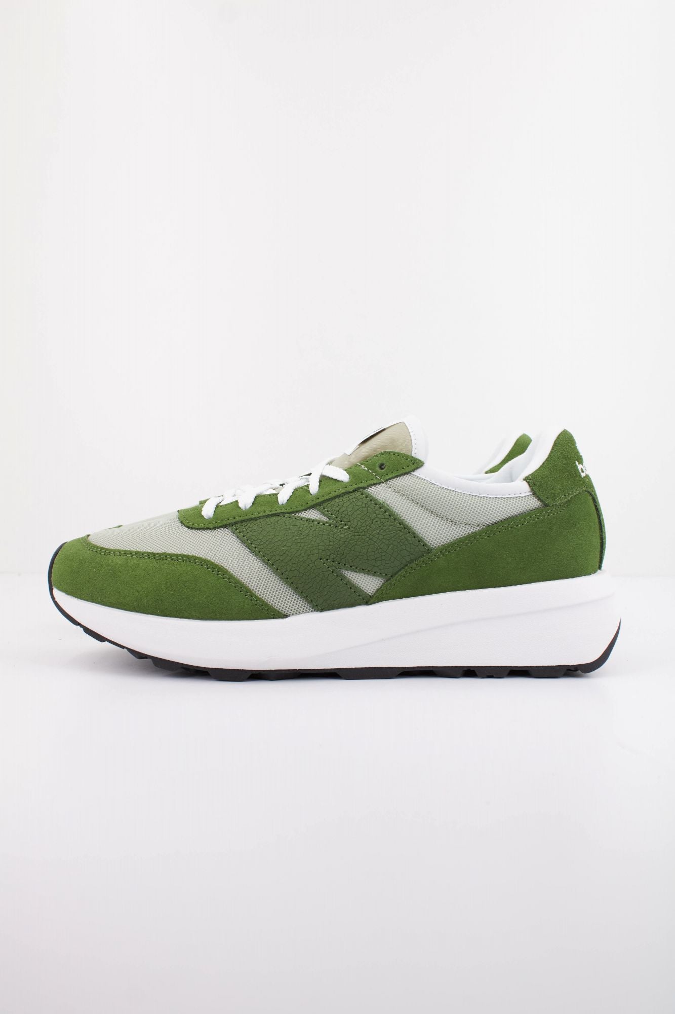 NEW BALANCE U370 HA en color VERDE (1)