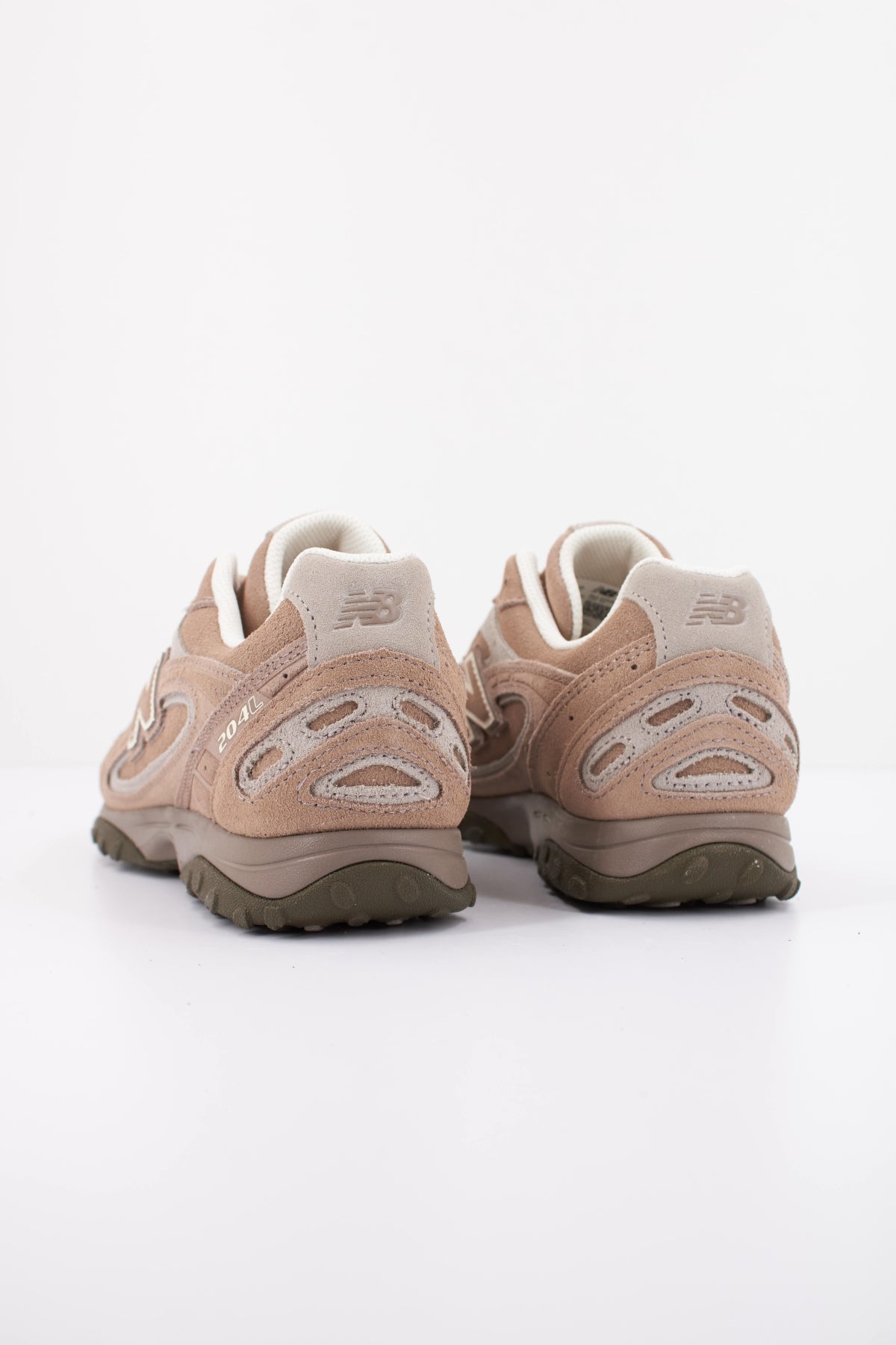 NEW BALANCE U204L  en color MARRON (4)