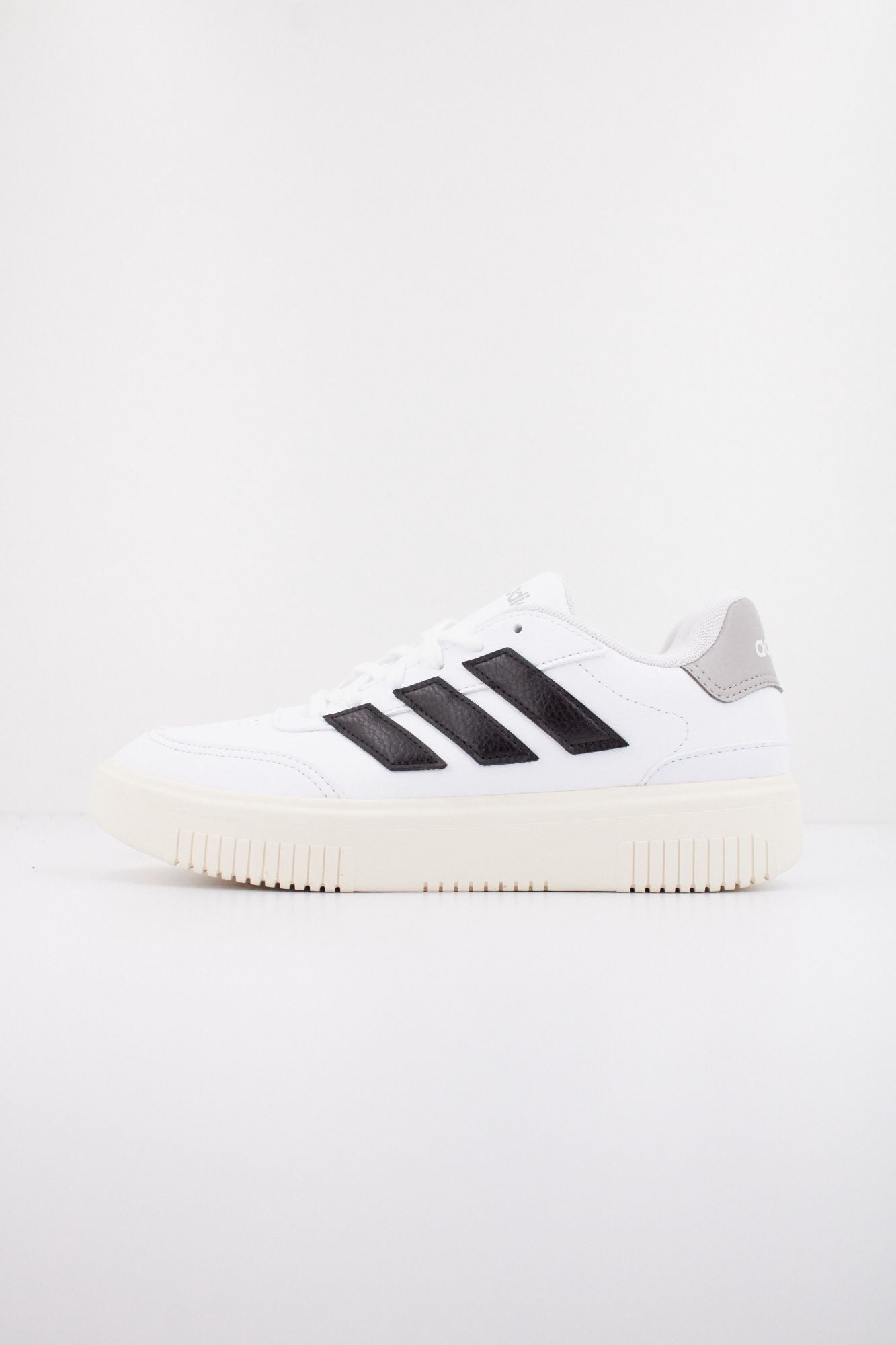 ADIDAS COURTBLOCK BOLD en color BLANCO (1)