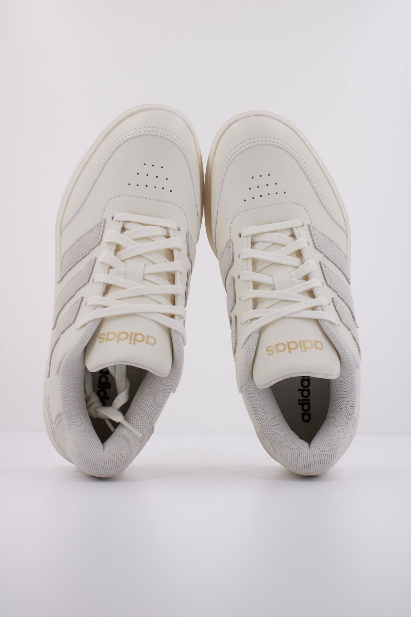 ADIDAS COURTBLOCK BOLD en color BEIS (3)