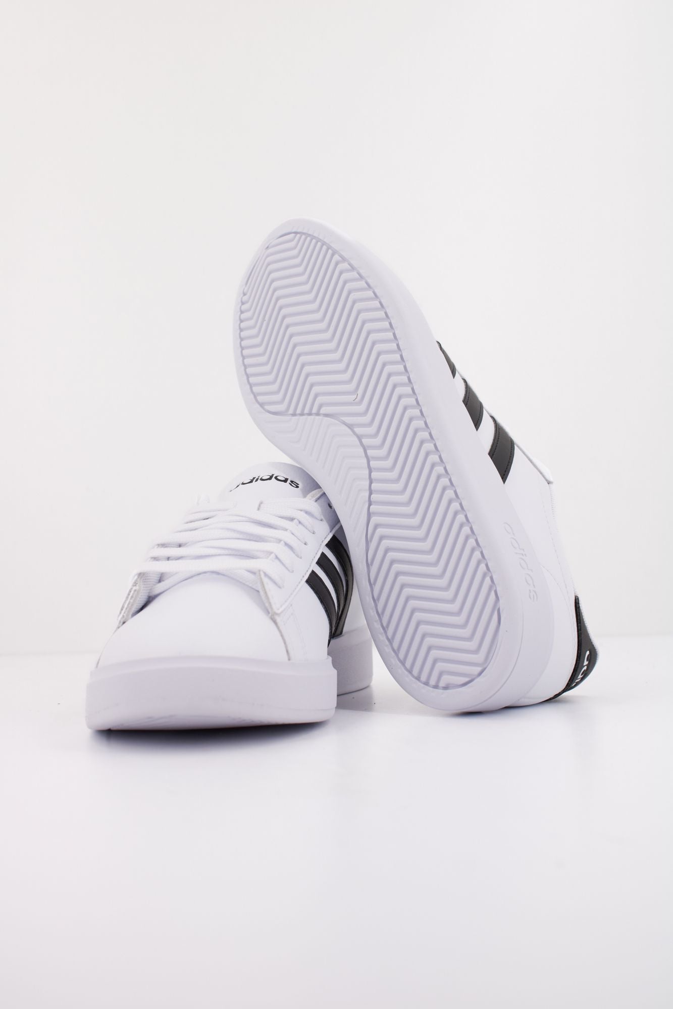 ADIDAS  GRAND COURT 2.0  en color BLANCO (5)