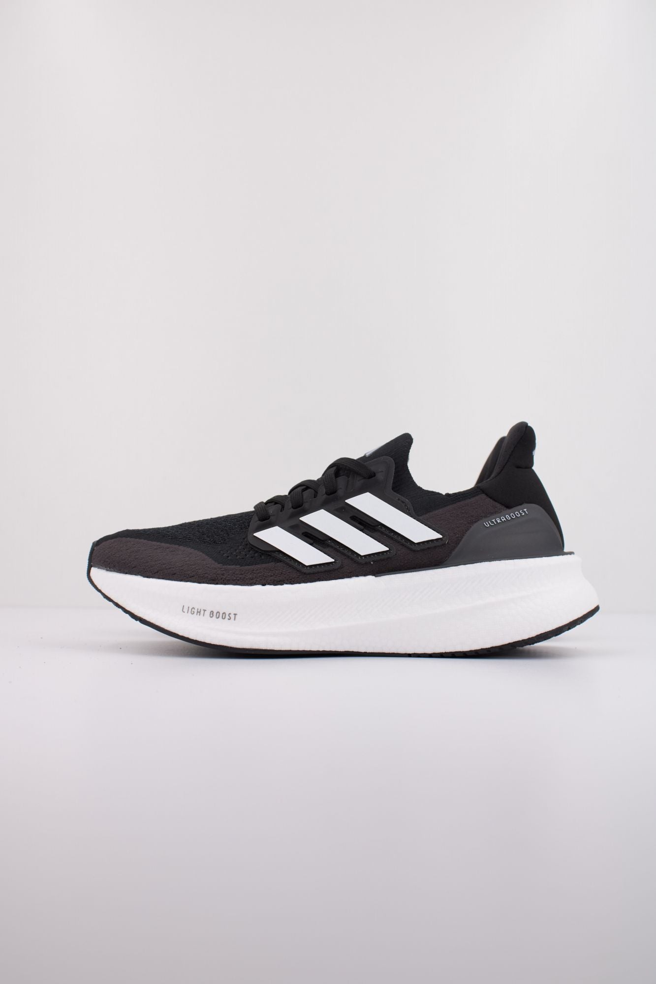 ADIDAS ULTRABOOST 5 W en color NEGRO (1)