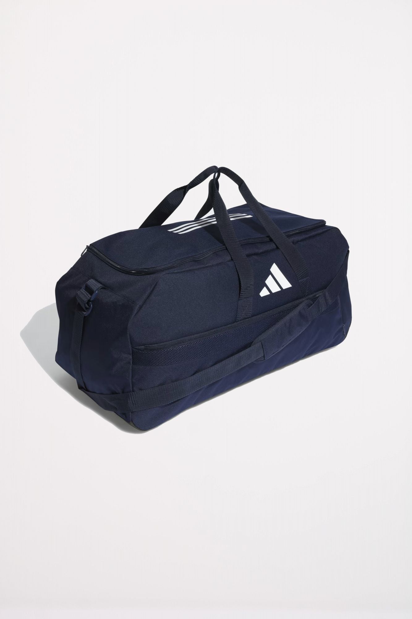 ADIDAS TIRO L DUFFLE L en color AZUL (3)