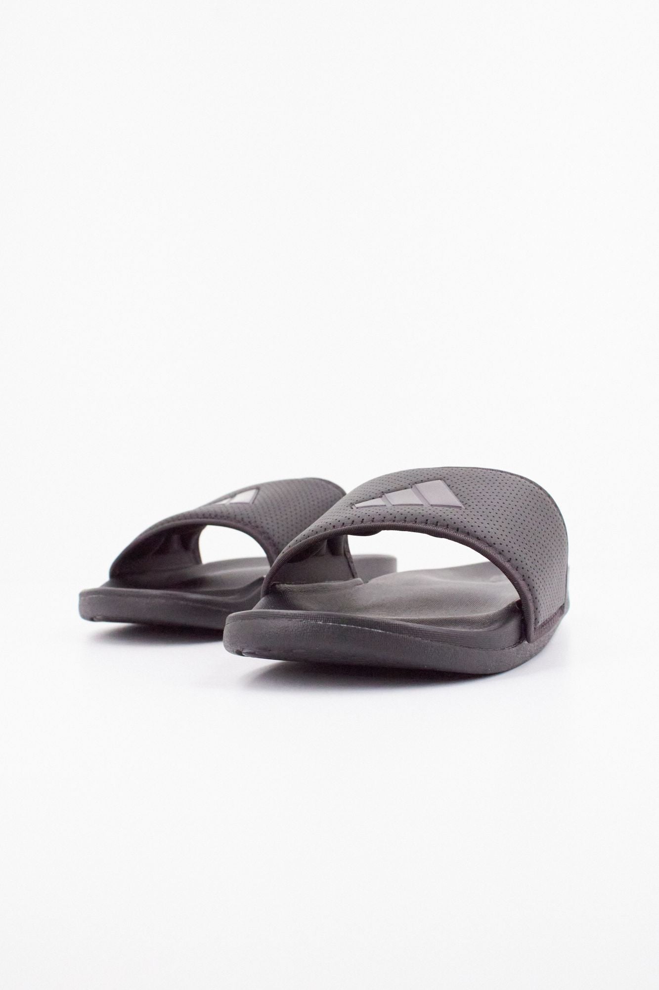ADIDAS ADILETTE COMFORT en color NEGRO (2)