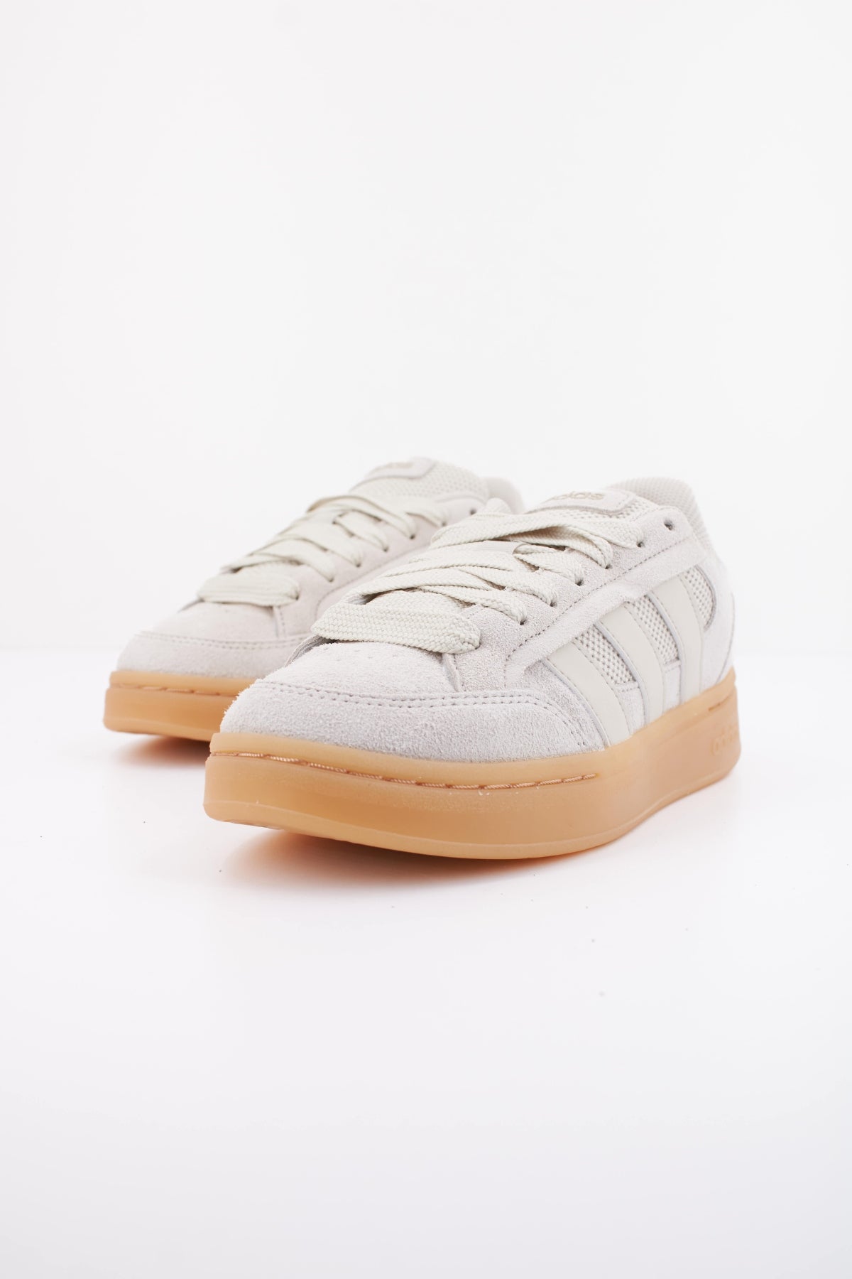 ADIDAS GC ALPHA SK8 en color BEIS (2)