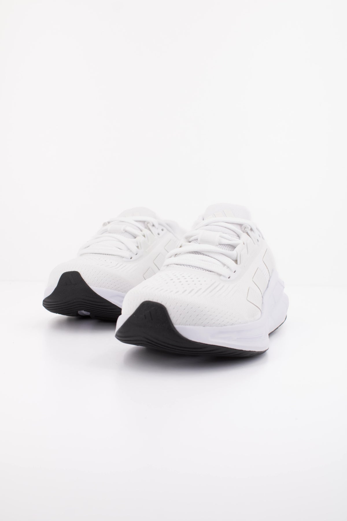 ADIDAS  QUESTAR 3 W  en color BLANCO (2)