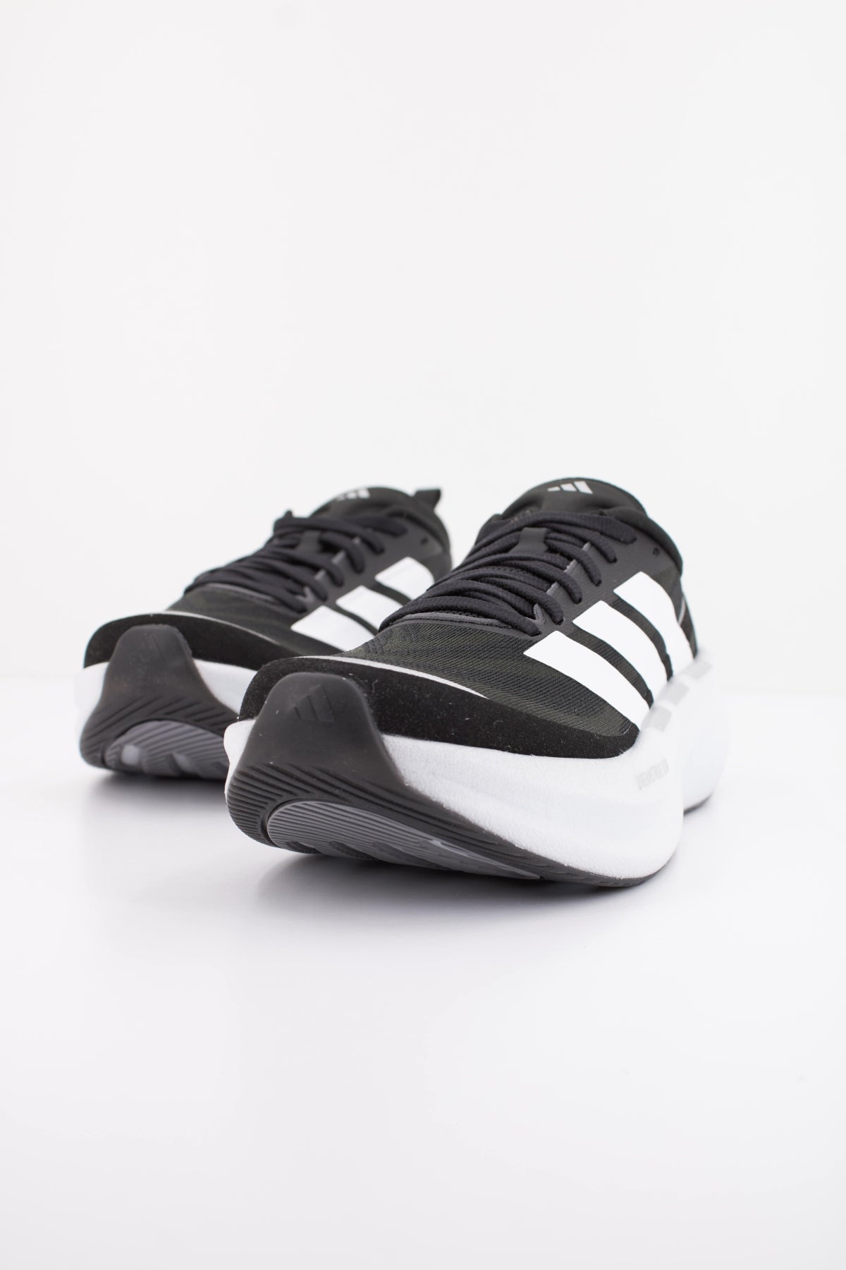 ADIDAS SUPERNOVA GLIDE W en color NEGRO (2)