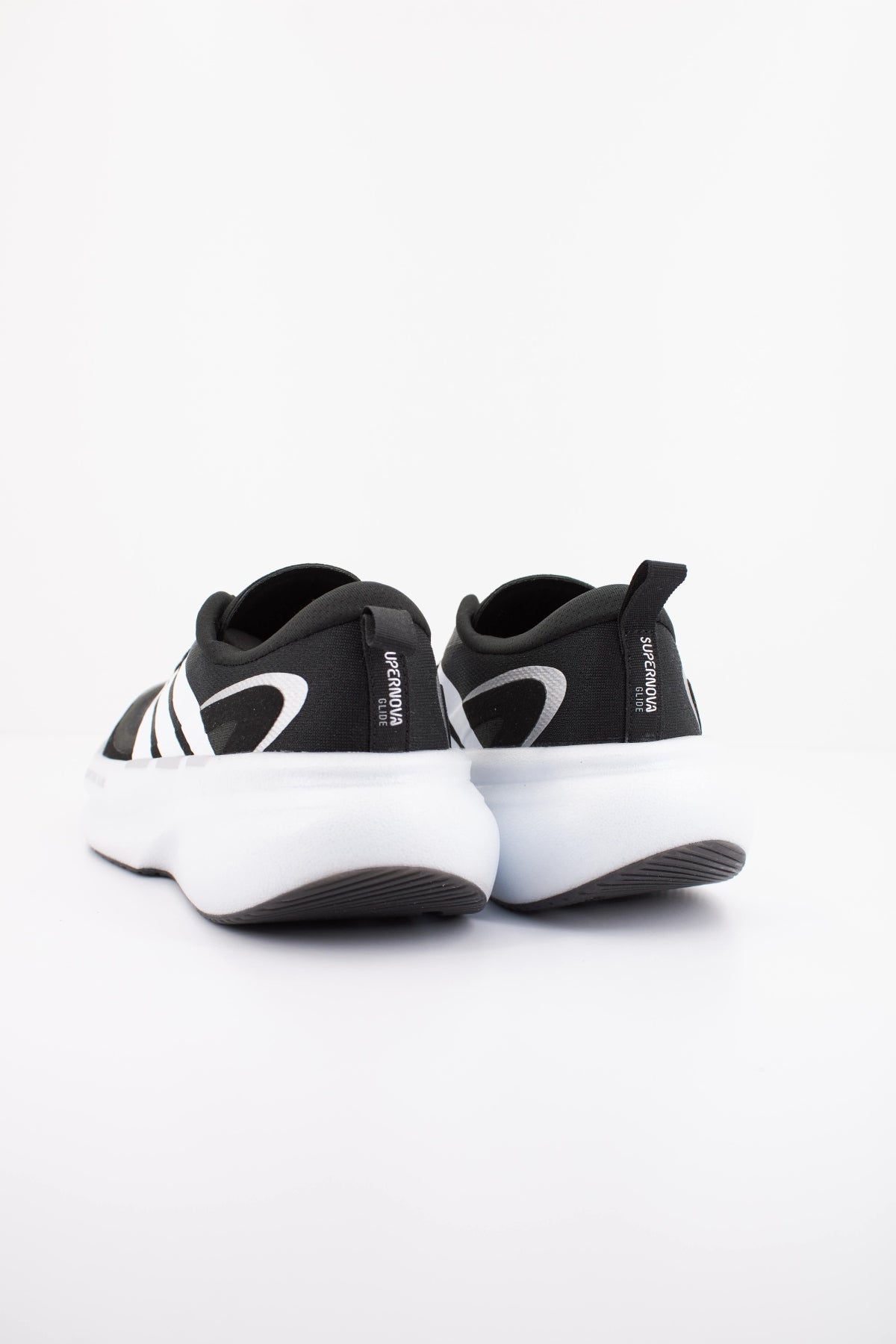 ADIDAS SUPERNOVA GLIDE W en color NEGRO (4)
