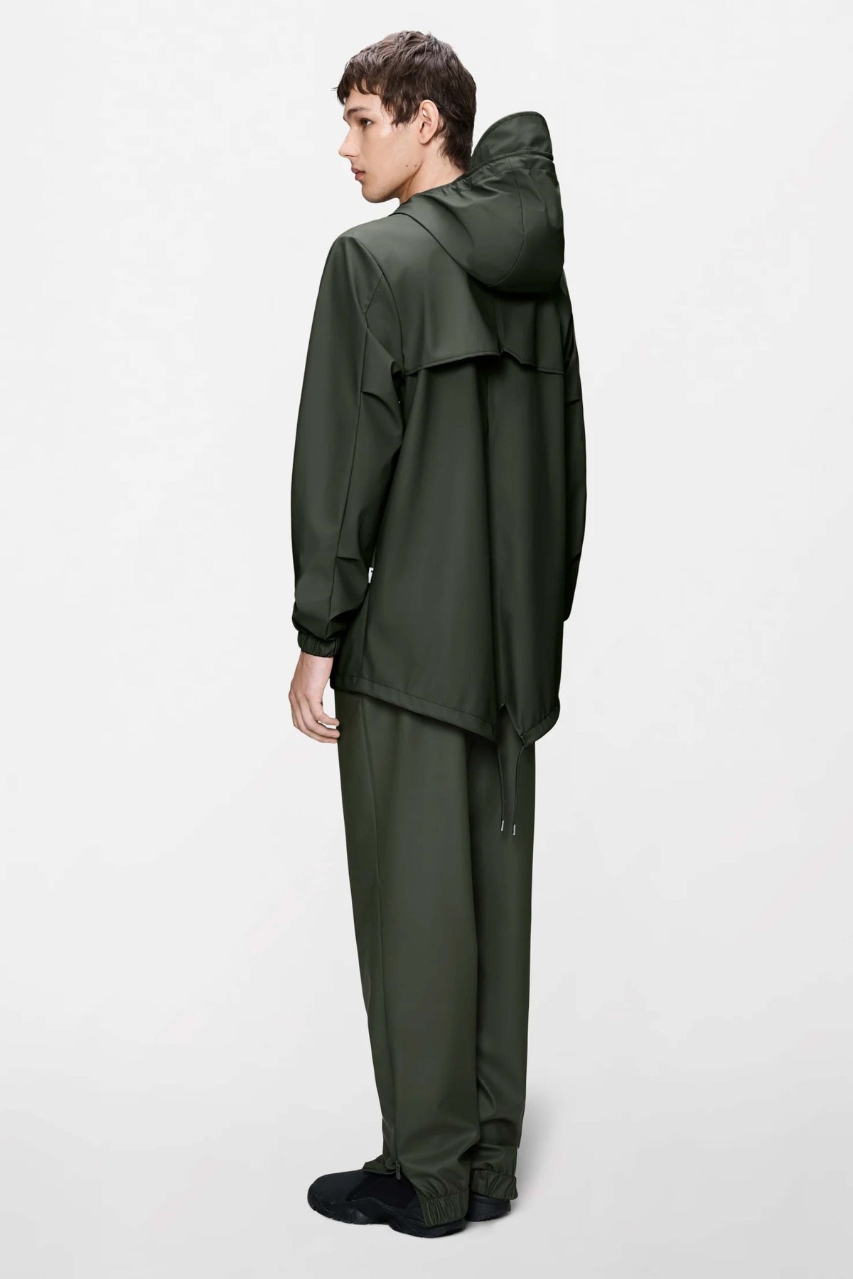 RAINS FISHTAIL JACKET W3 en color VERDE (6)