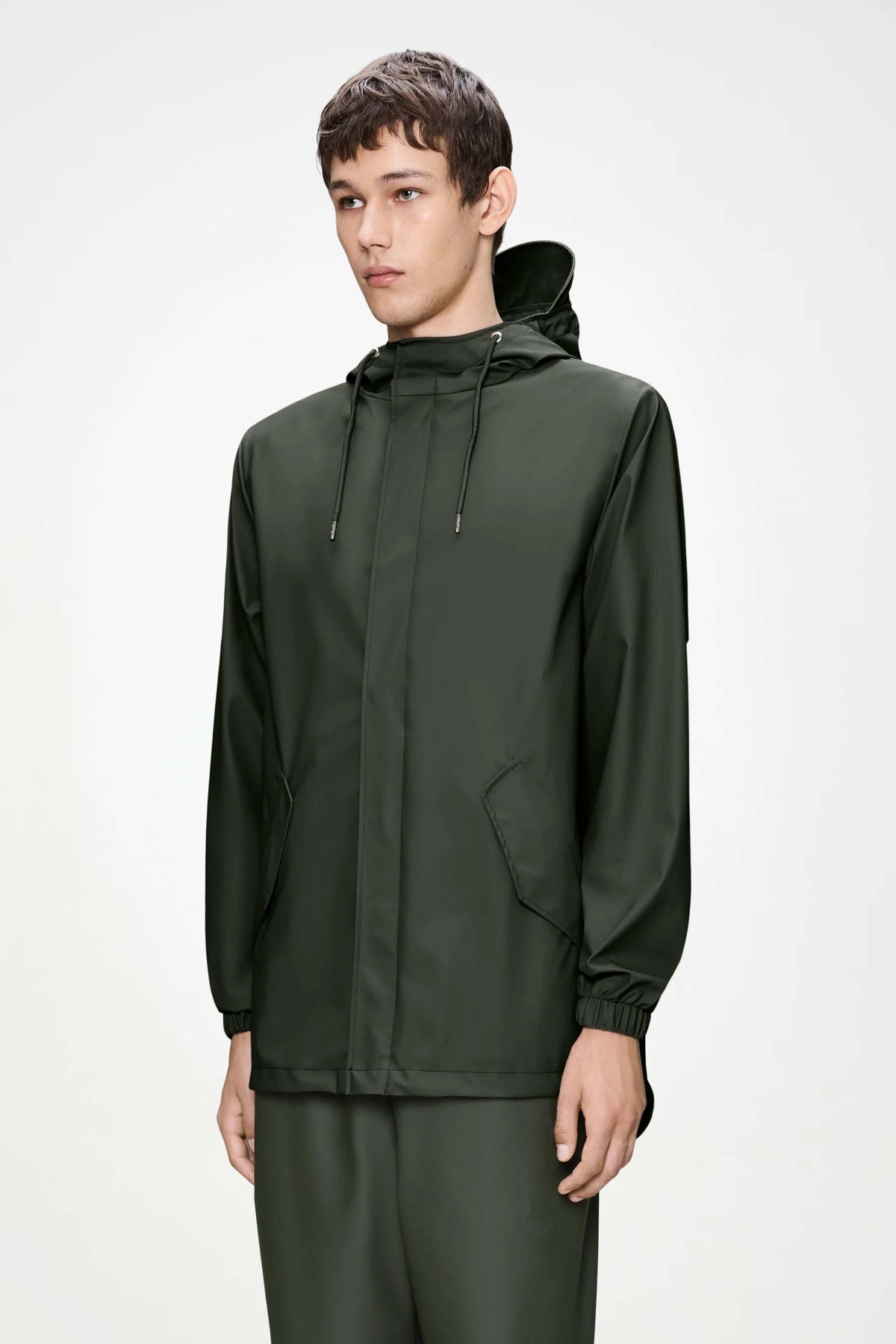 RAINS FISHTAIL JACKET W3 en color VERDE (7)