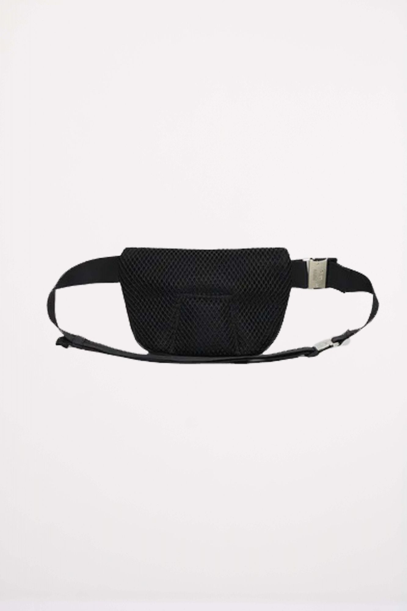 RAINS VALERA BUM BAG MICRO W3 en color NEGRO (2)