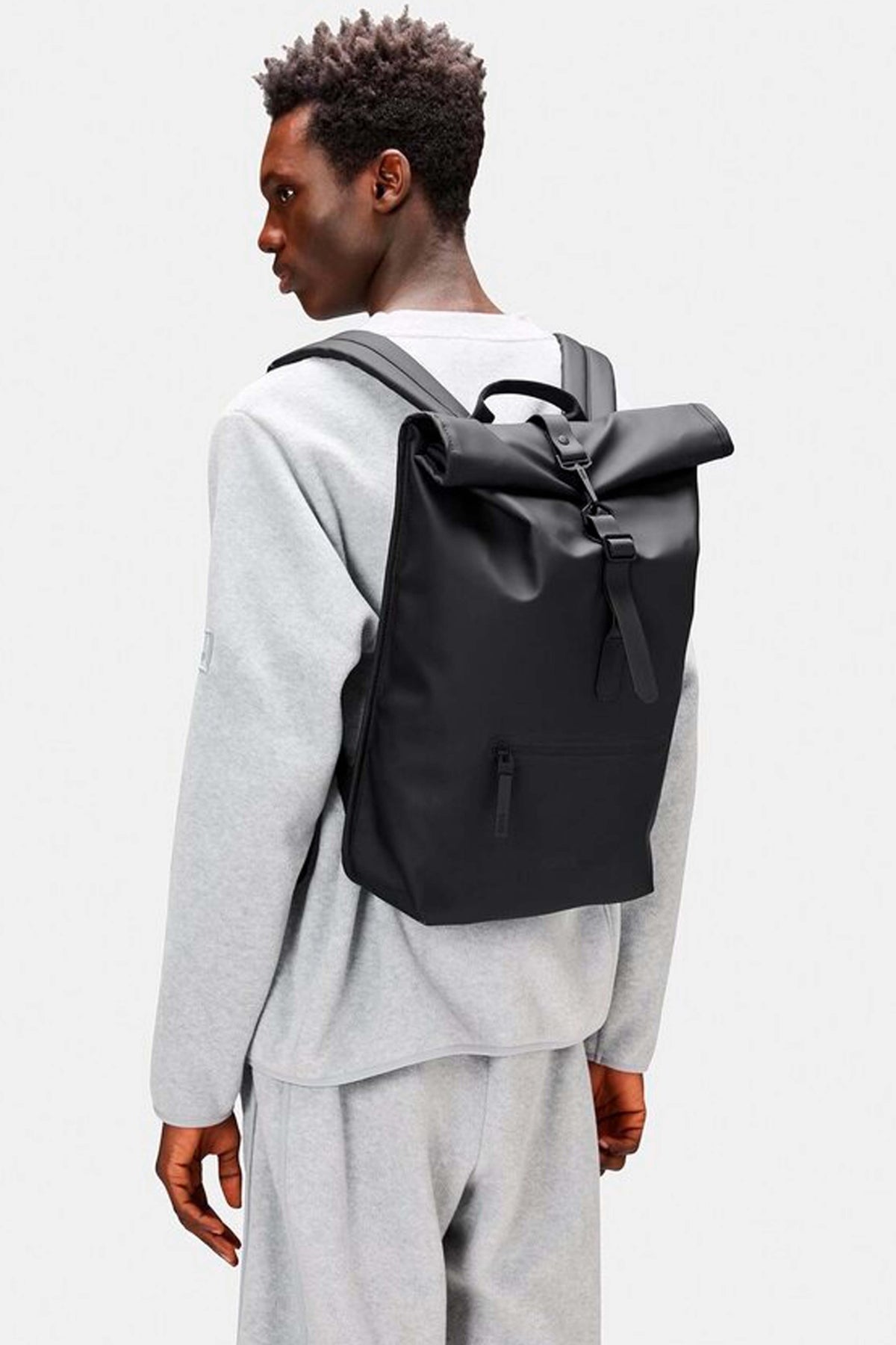 RAINS  ROLLTOP RUCKSACK W3 en color NEGRO (1)