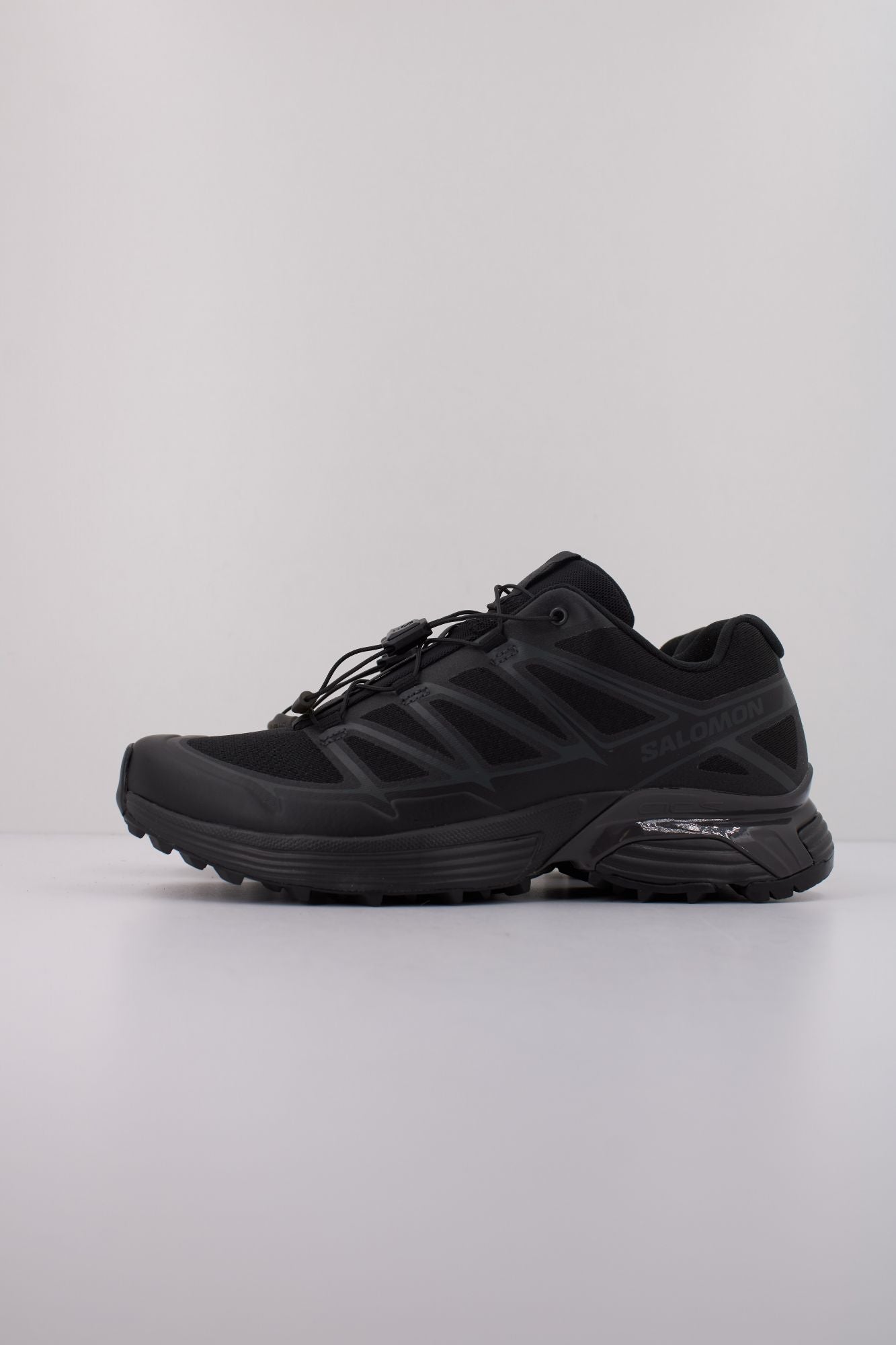 SALOMON  XT PATHWAY 2  en color NEGRO (1)