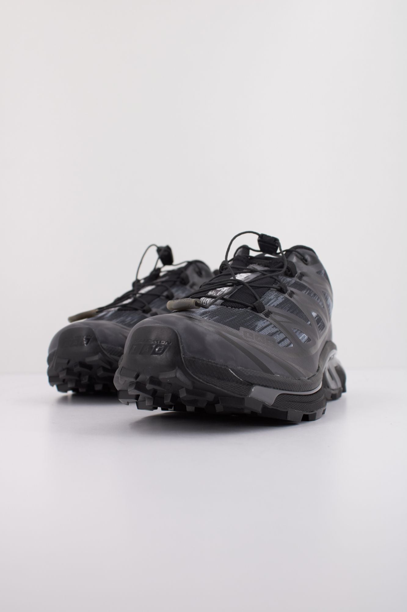 SALOMON XT 6 CAMO en color NEGRO (2)