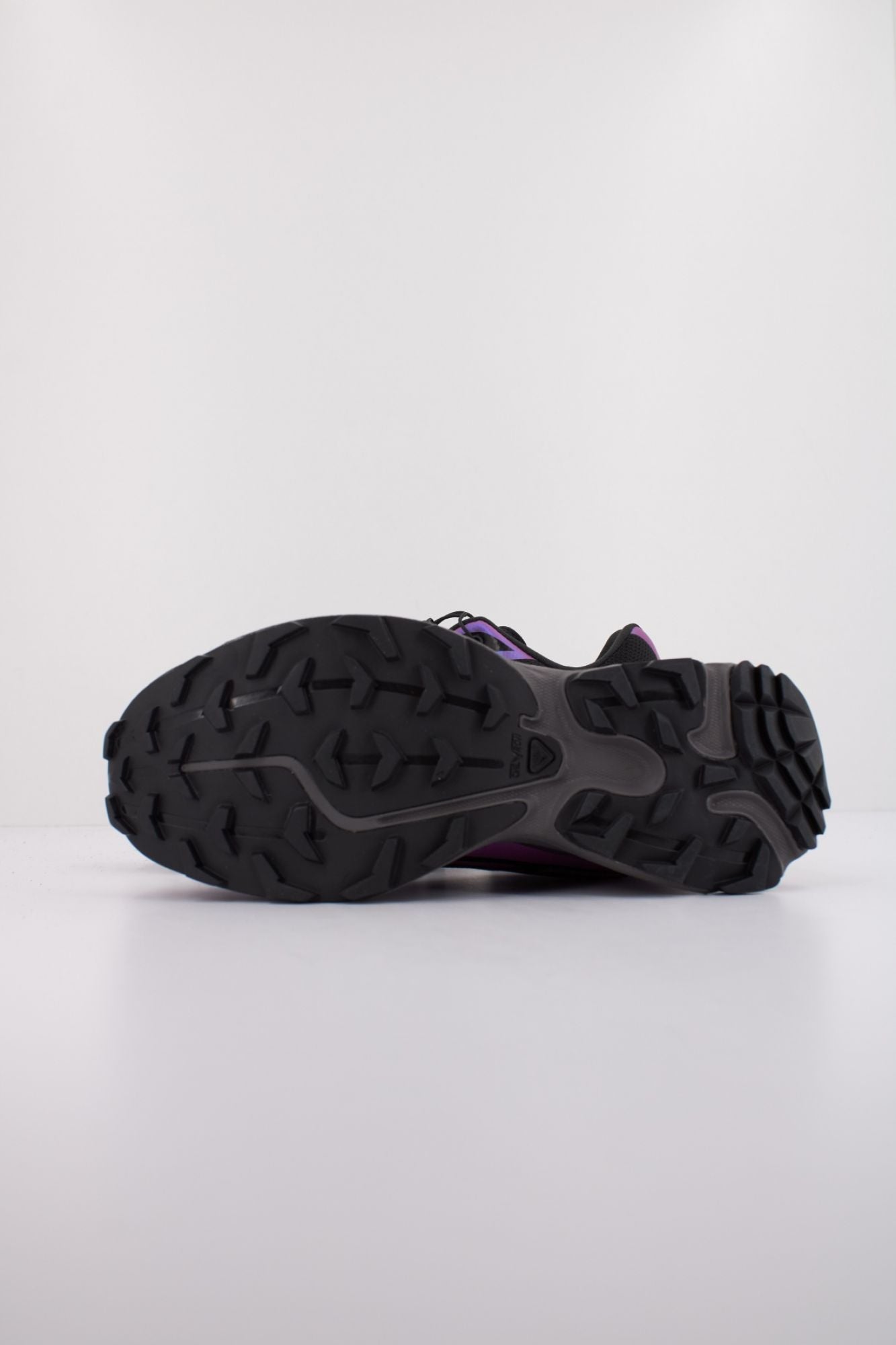 SALOMON XT 6 IRIDESCENT en color NEGRO (5)