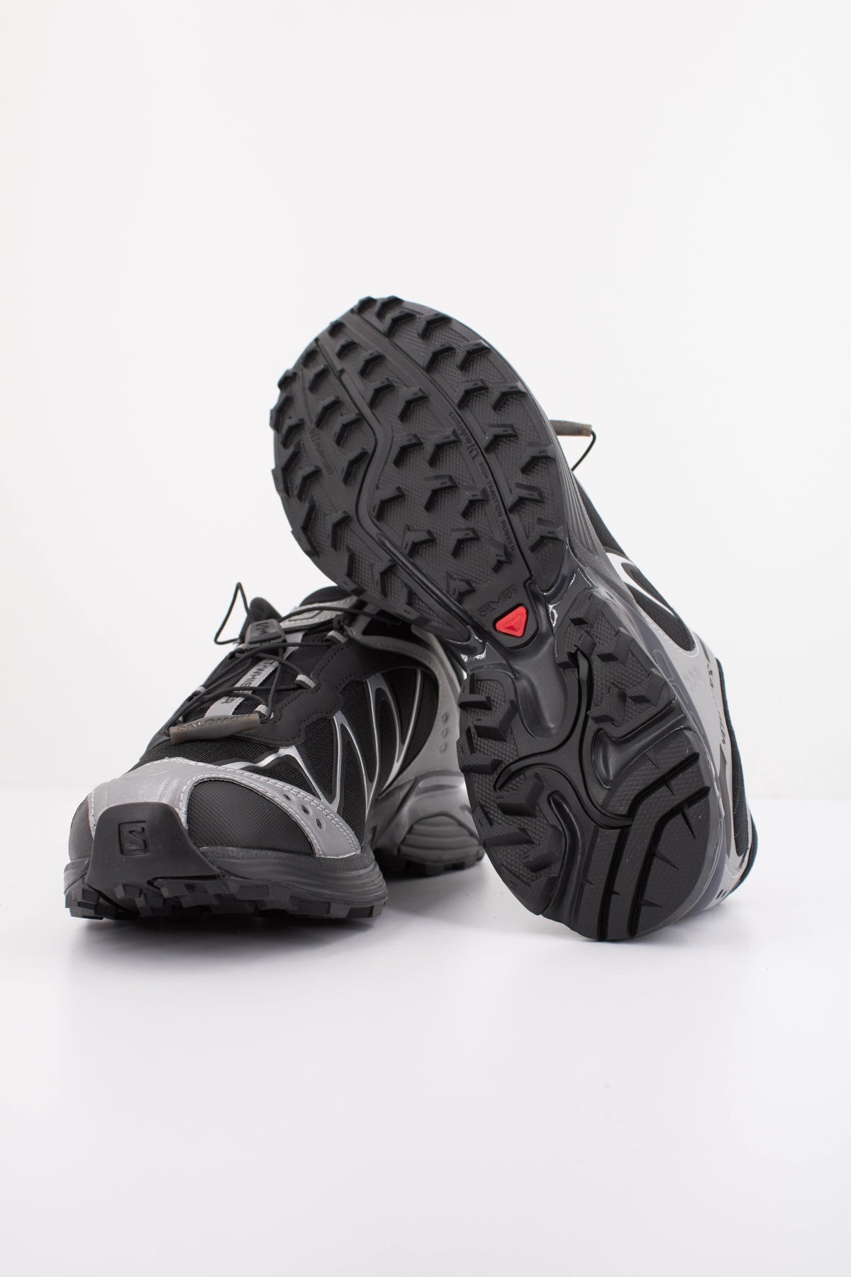 SALOMON XT WHISPER en color NEGRO (5)