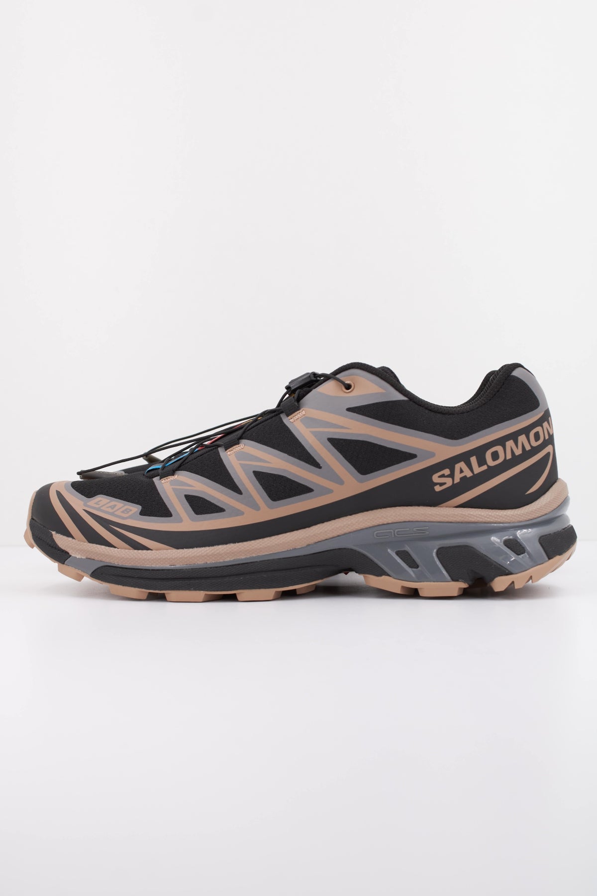 SALOMON XT 6 en color NEGRO (1)