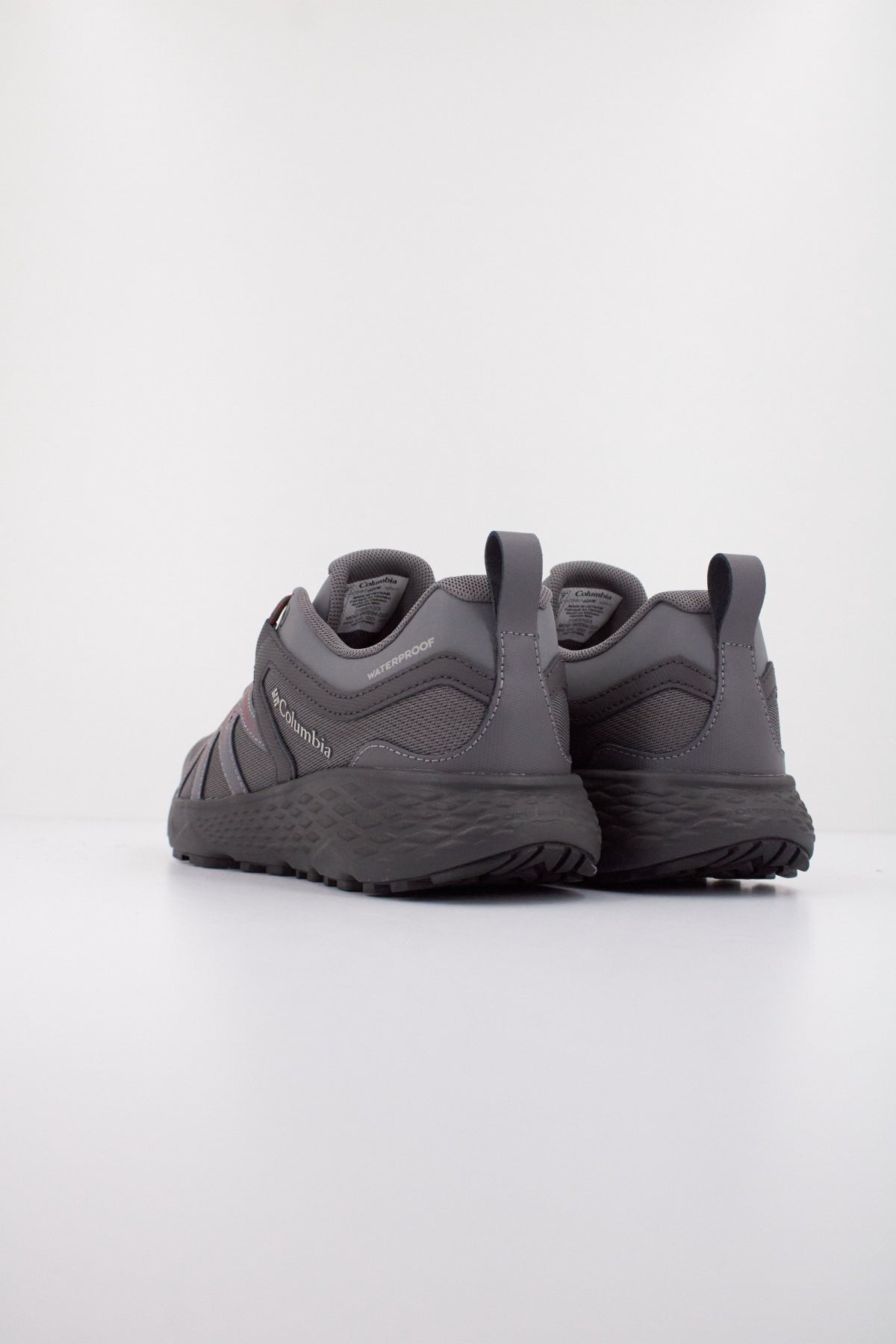 COLUMBIA PEAKFREAK ROAM en color GRIS (4)