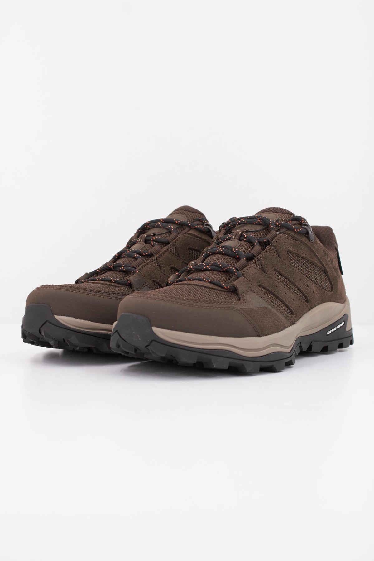 COLUMBIA REDMOND IV LOW WP en color MARRON (2)