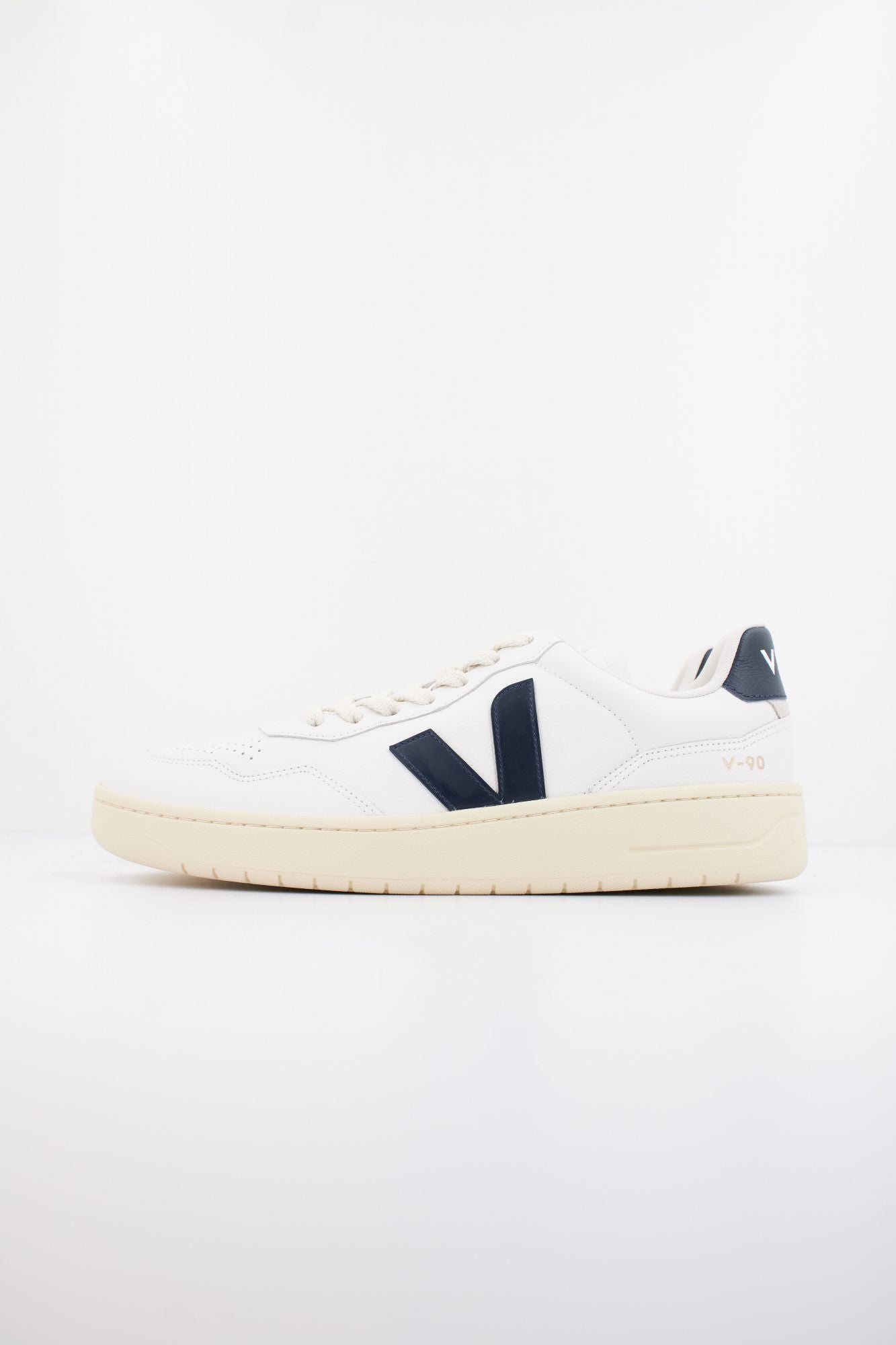 VEJA V90 OT en color BLANCO (1)