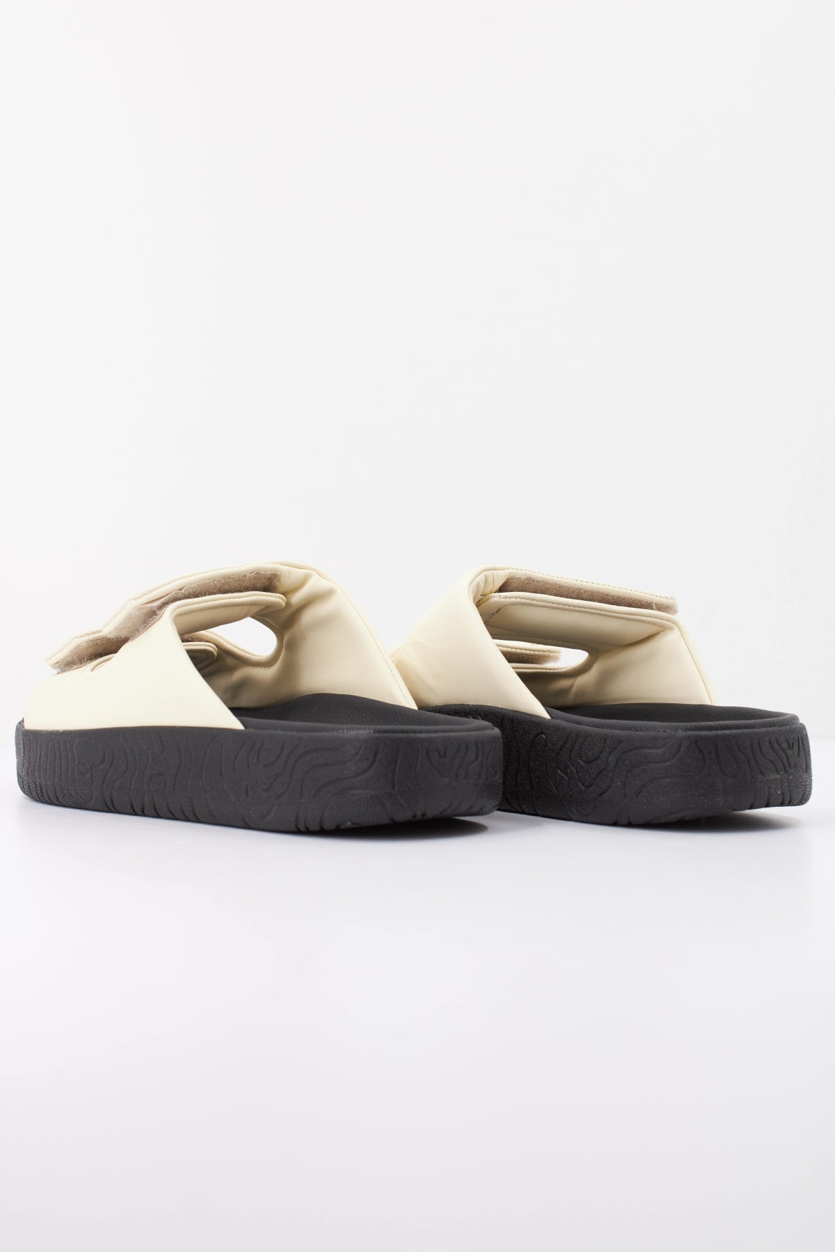 VEJA ETNA BOLD en color BLANCO (4)