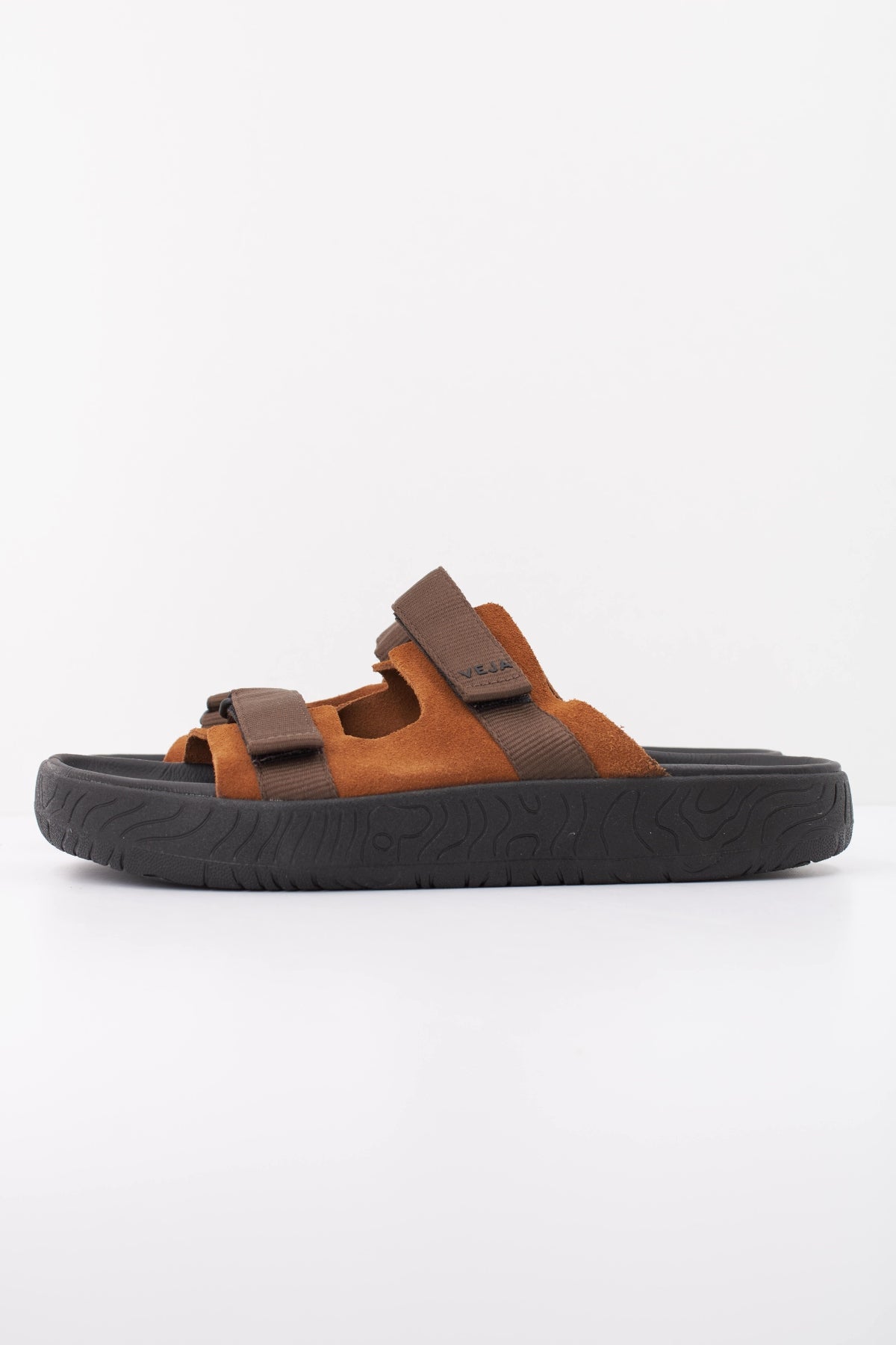 VEJA SANDALIA ARPOADOR en color MARRON (1)