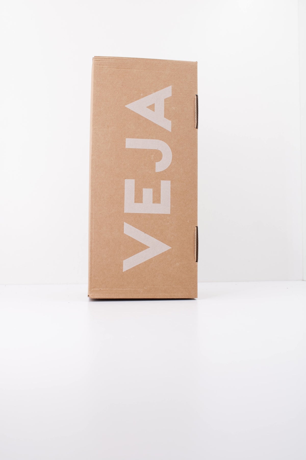 VEJA SANDALIA ARPOADOR en color MARRON (6)
